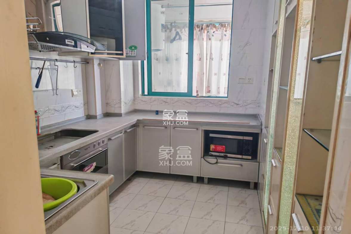 景秀江山 4室2厅2卫 2700.0元/月 景秀江山 4室2厅2卫 2700.0元/月室内图