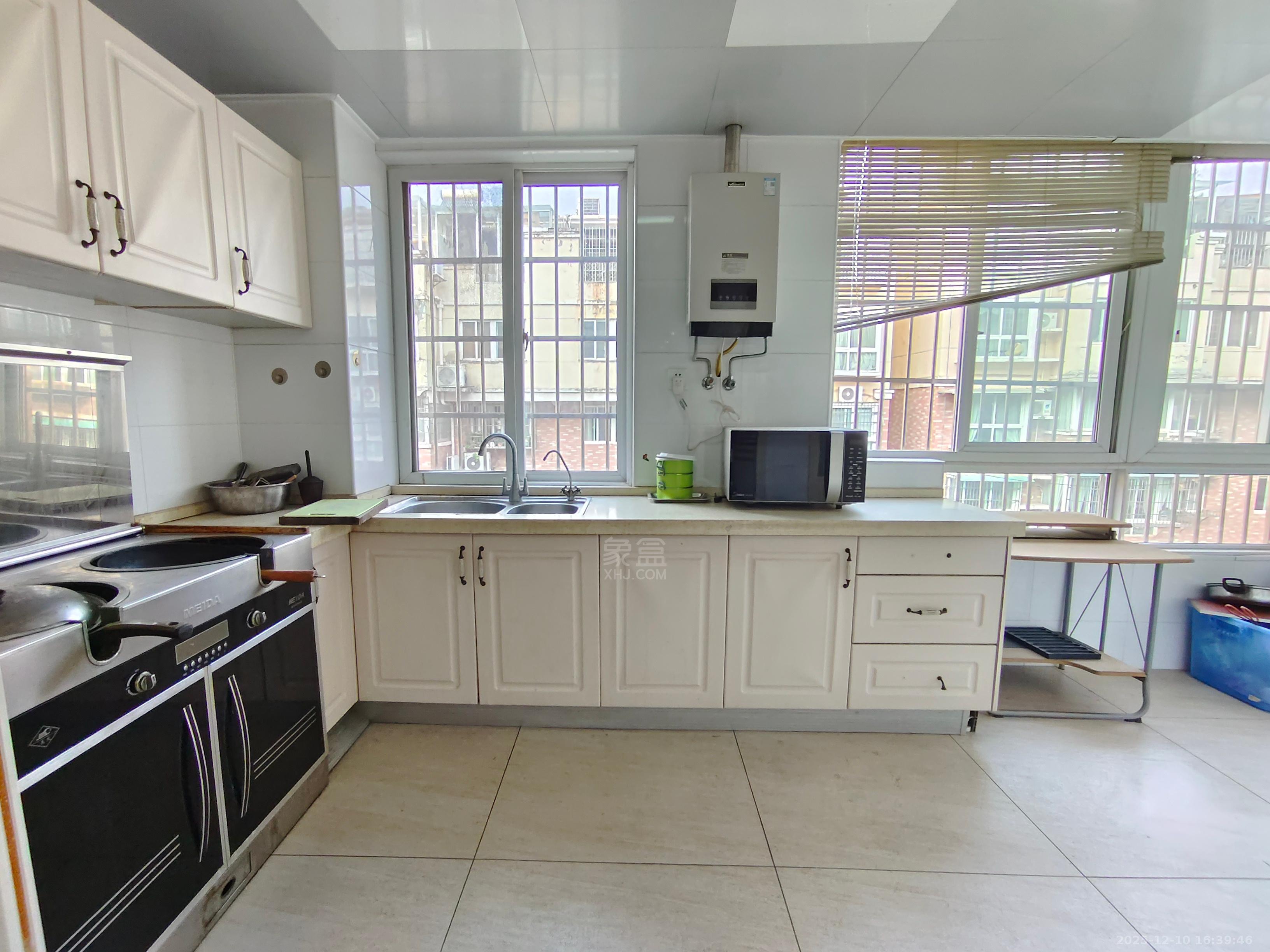 熹悦花都  4室2厅2卫    1500.0元/月室内图