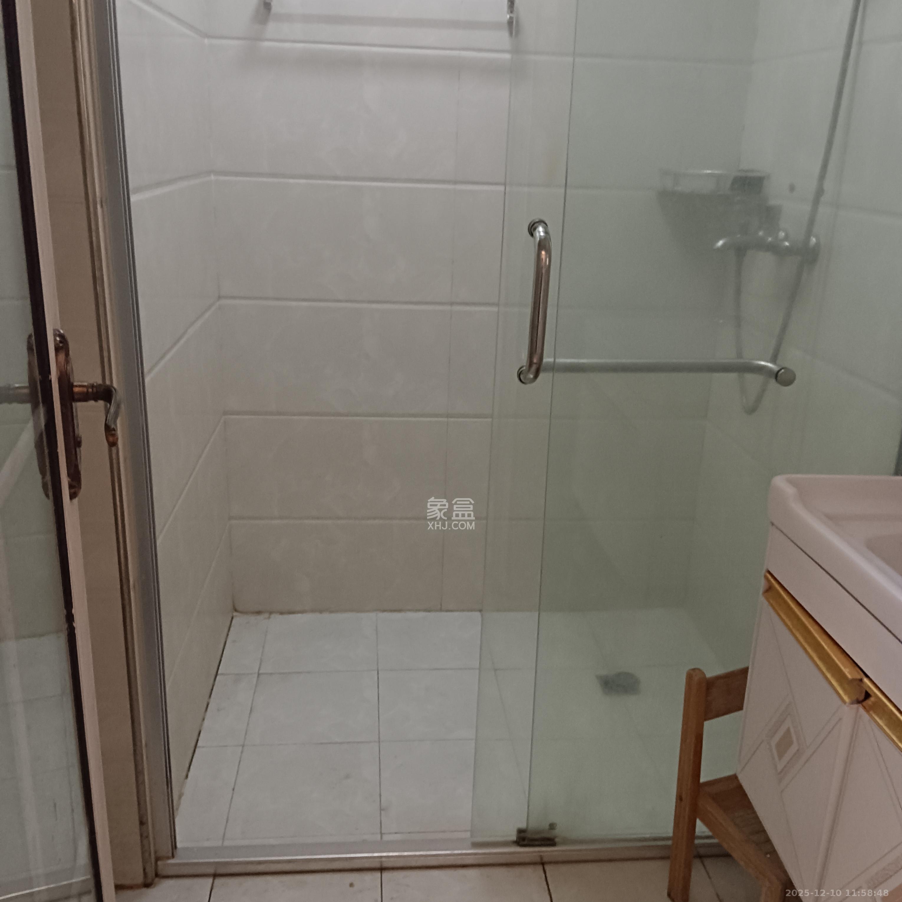 领东汇 1室0厅0卫 1400.0元/月 领东汇 1室0厅0卫 1400.0元/月室内图