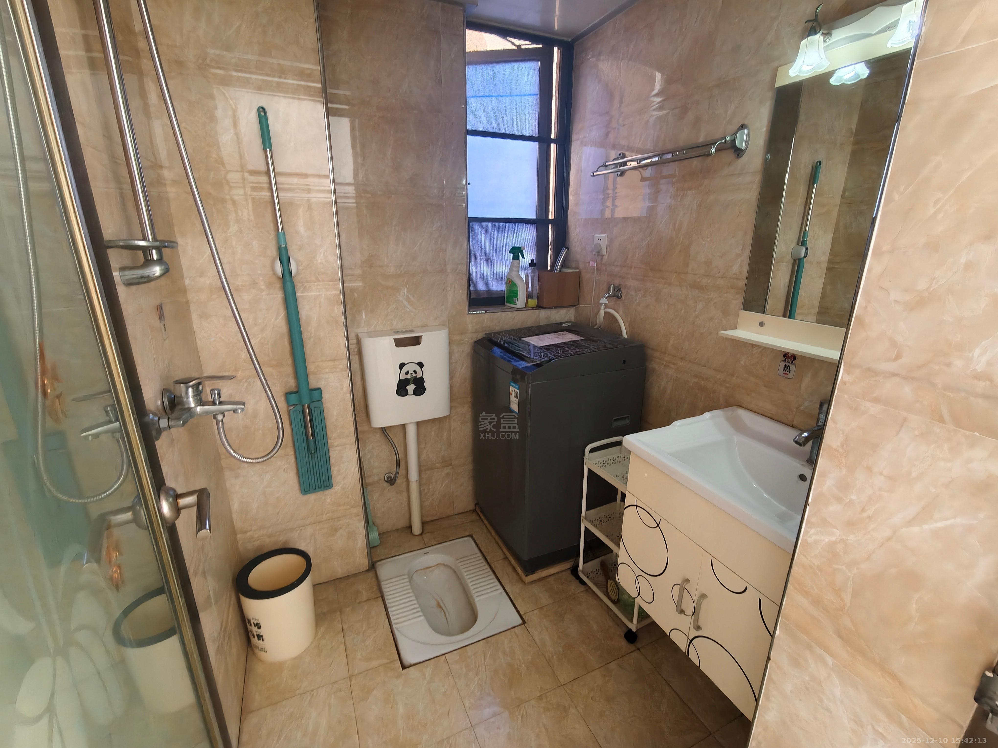 华晨御园  2室1厅1卫    1800.0元/月室内图