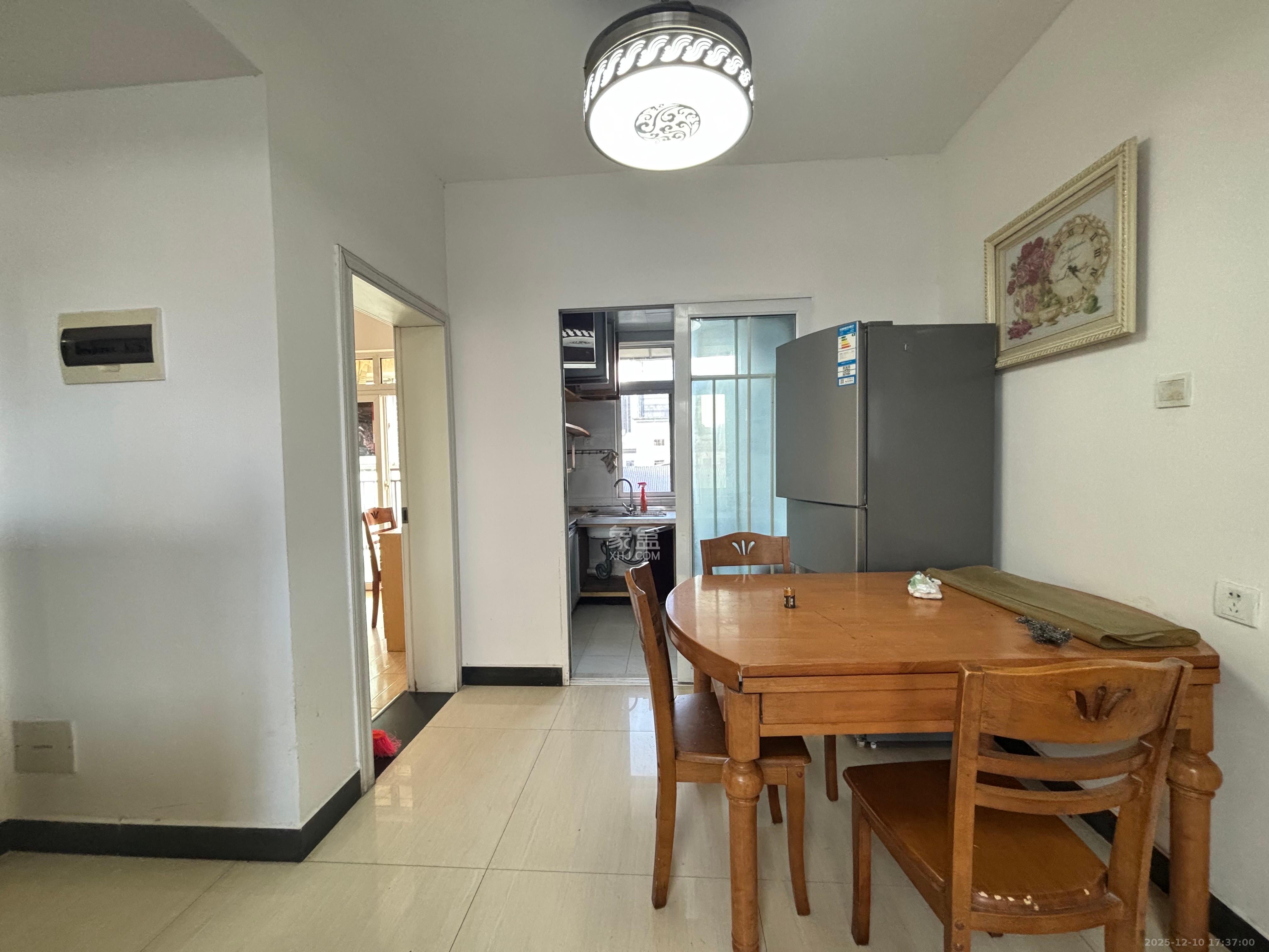 风华四季园  3室2厅1卫    2700.0元/月室内图