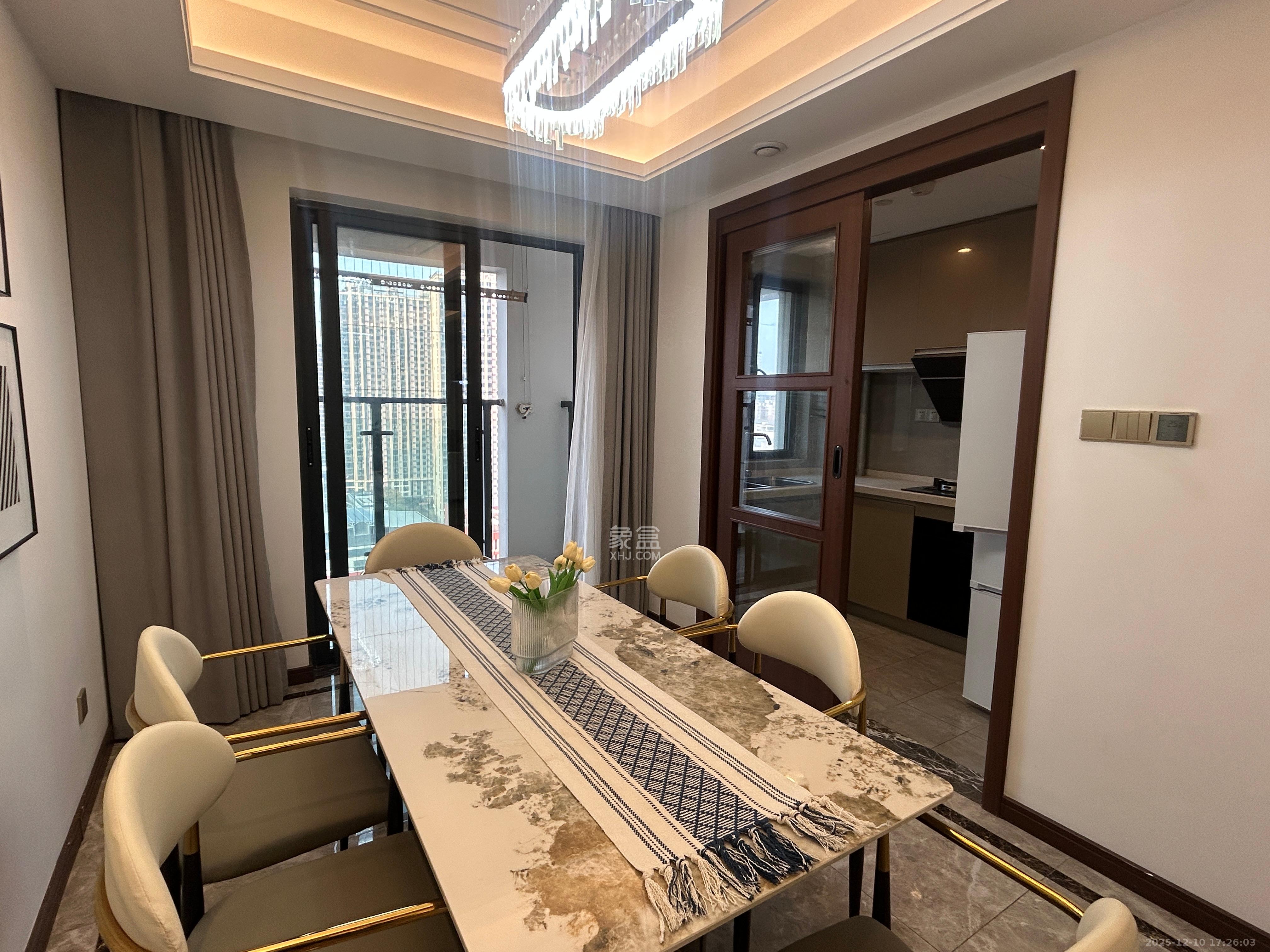 绿地长沙城际空间站（绿地新里佳苑）  4室2厅2卫    4200.0元/月室内图