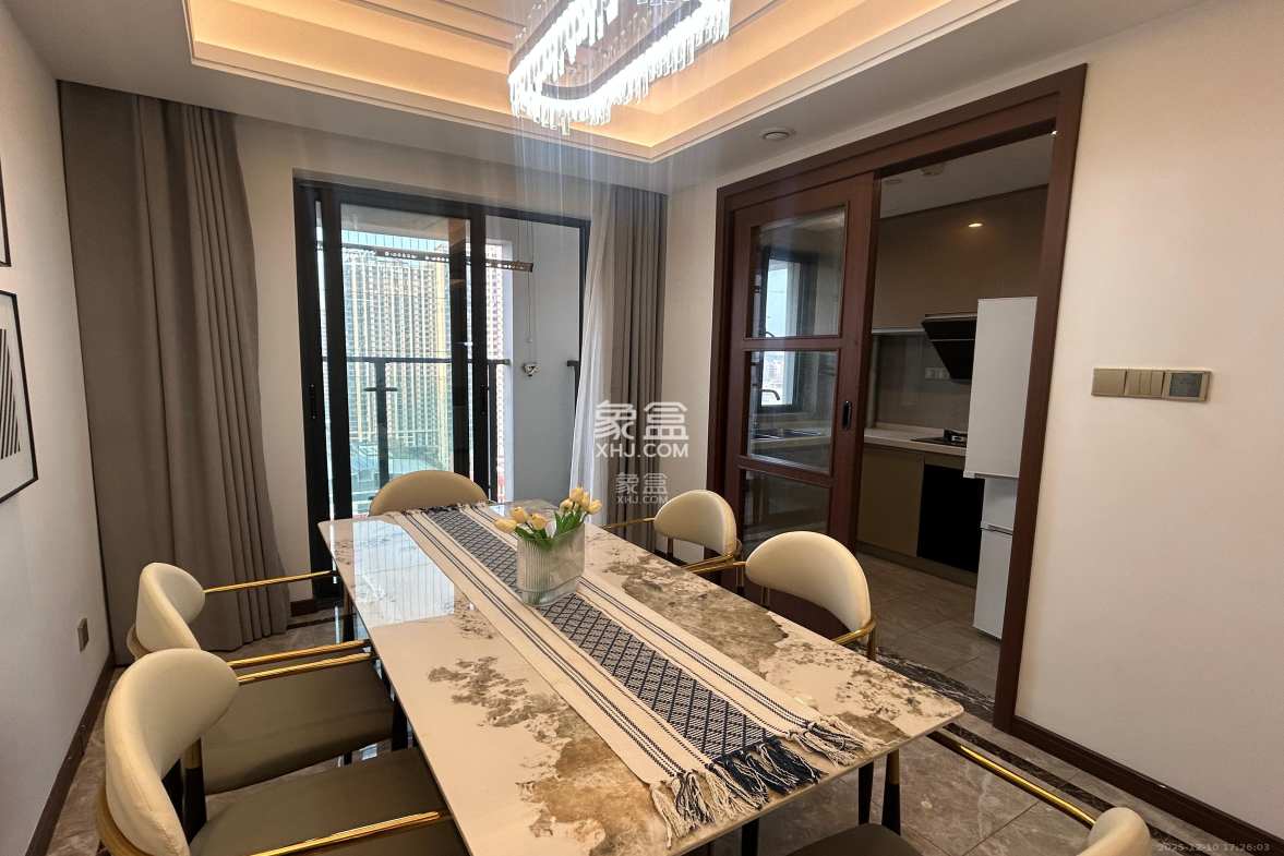 绿地长沙城际空间站(绿地新里佳苑) 4室2厅2卫 4200.0元/月 绿地长沙城际空间站(绿地新里佳苑) 4室2厅2卫 4200.0元/月室内图