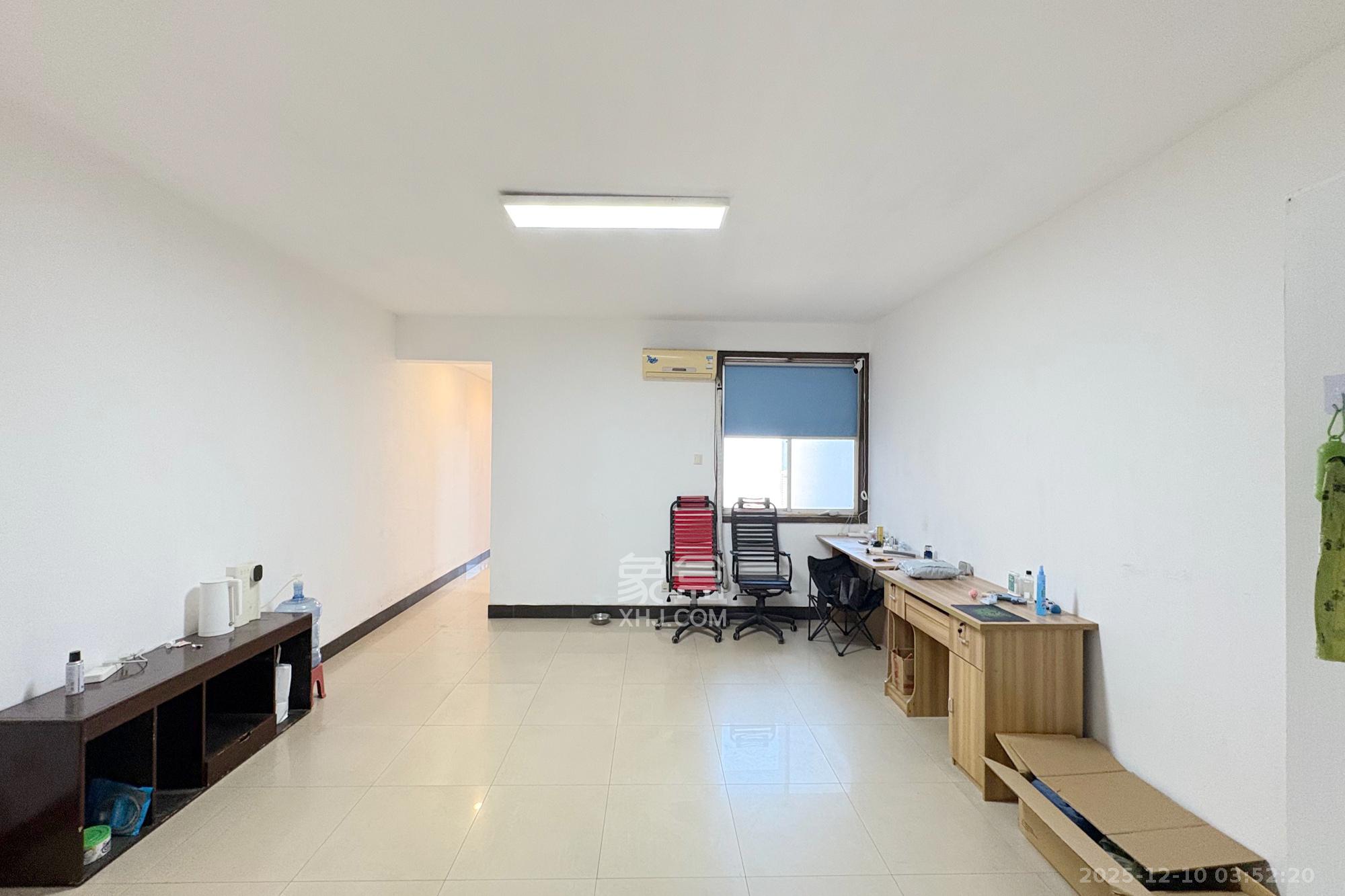 华海3C(天心电子世界) 1室1厅1卫 50.0万 华海3C(天心电子世界) 1室1厅1卫 50.0万客厅