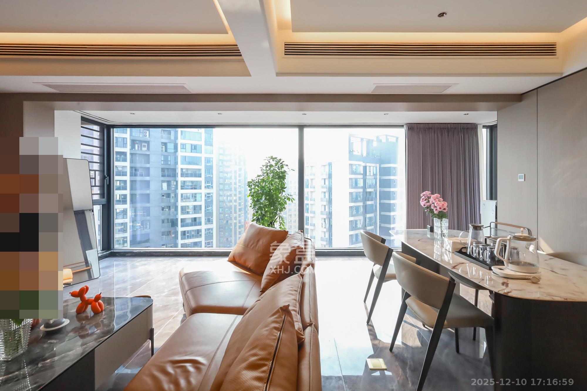 保利天禧C区  4室2厅2卫    300.0万