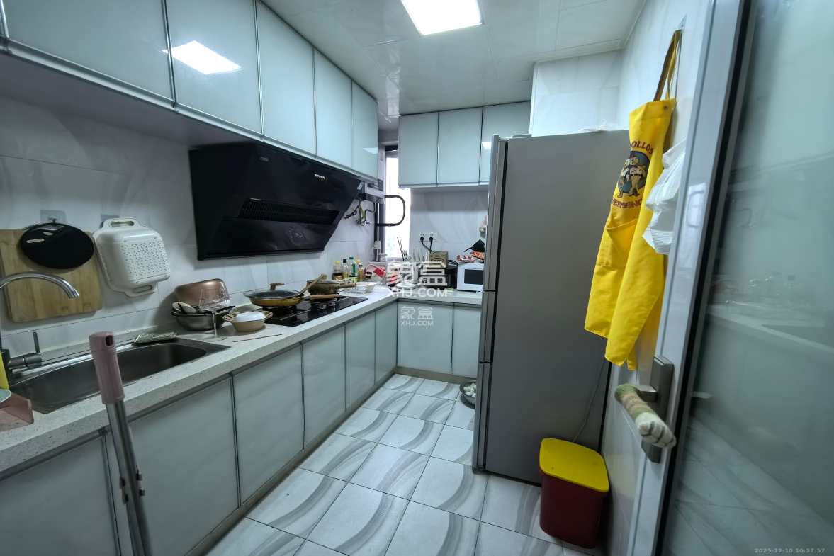 欧亚达国际广场 2室2厅1卫 1800.0元/月 欧亚达国际广场 2室2厅1卫 1800.0元/月室内图