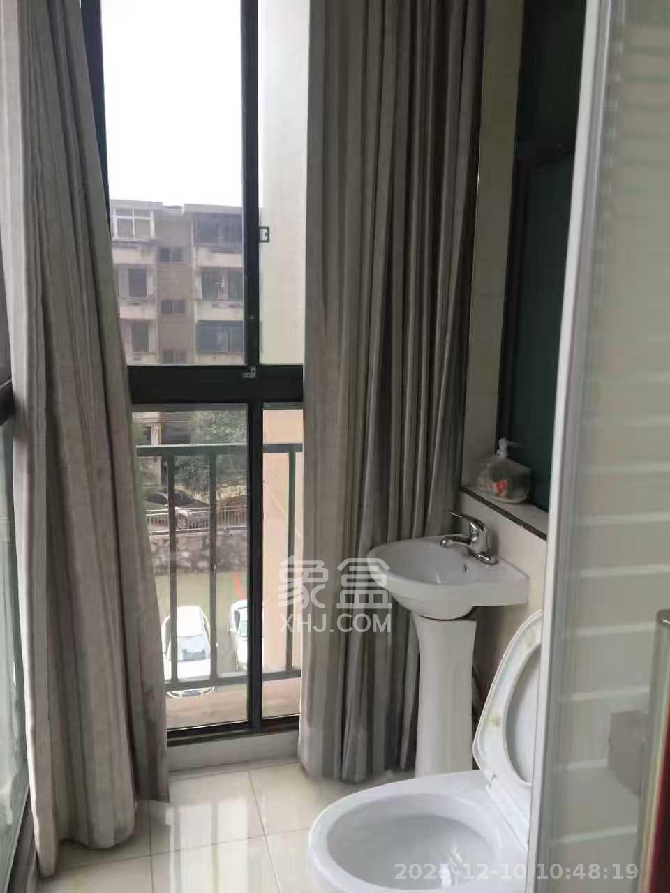 山水誉峰  3室2厅1卫    3500.0元/月