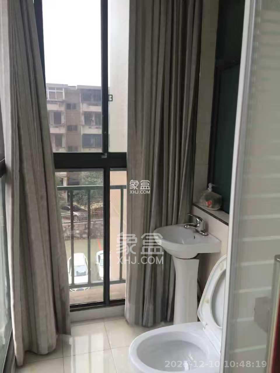 山水誉峰 3室2厅1卫 3500.0元/月 山水誉峰 3室2厅1卫 3500.0元/月室内图