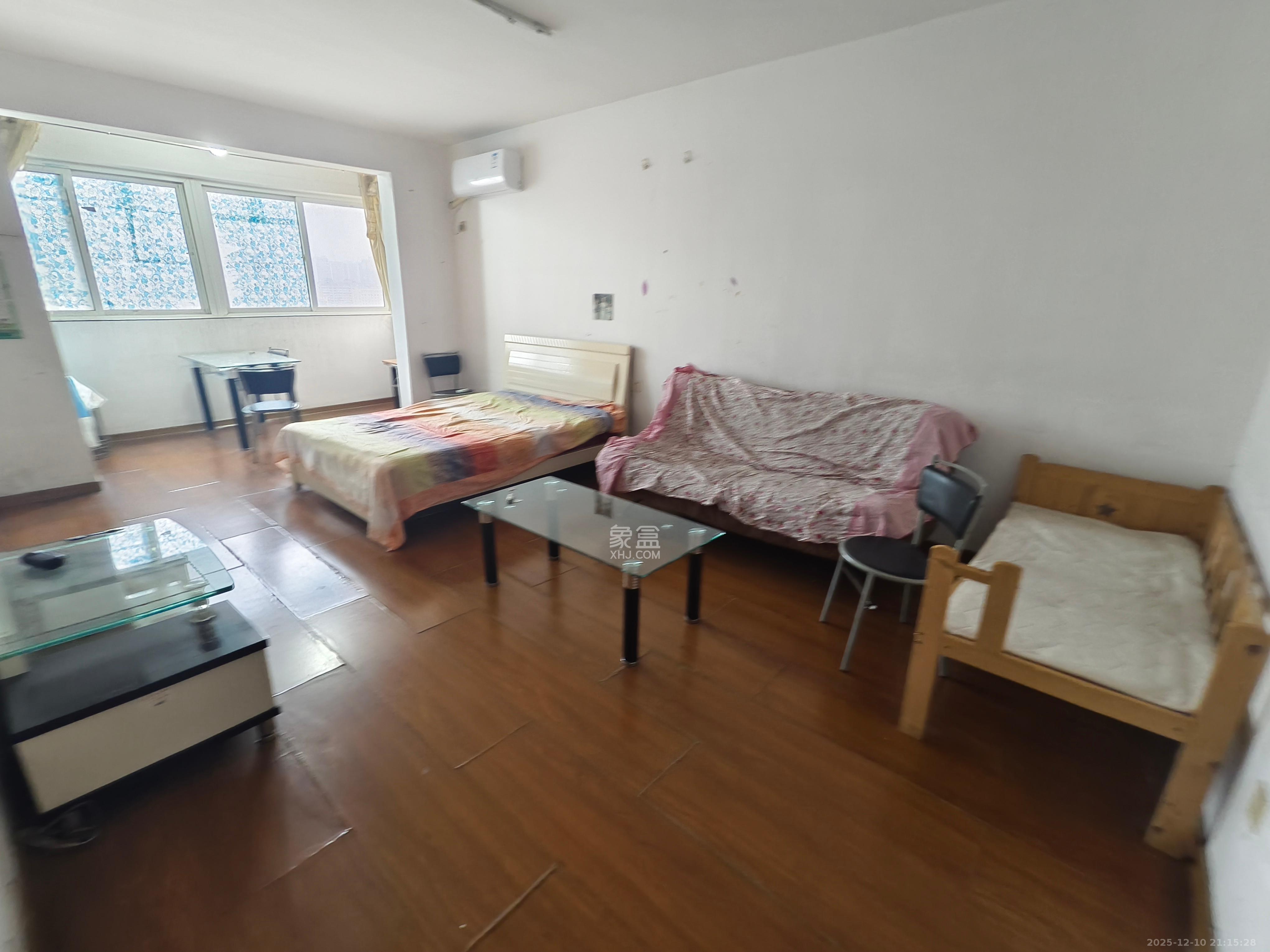 诺亚方舟大厦  1室1厅1卫    1400.0元/月