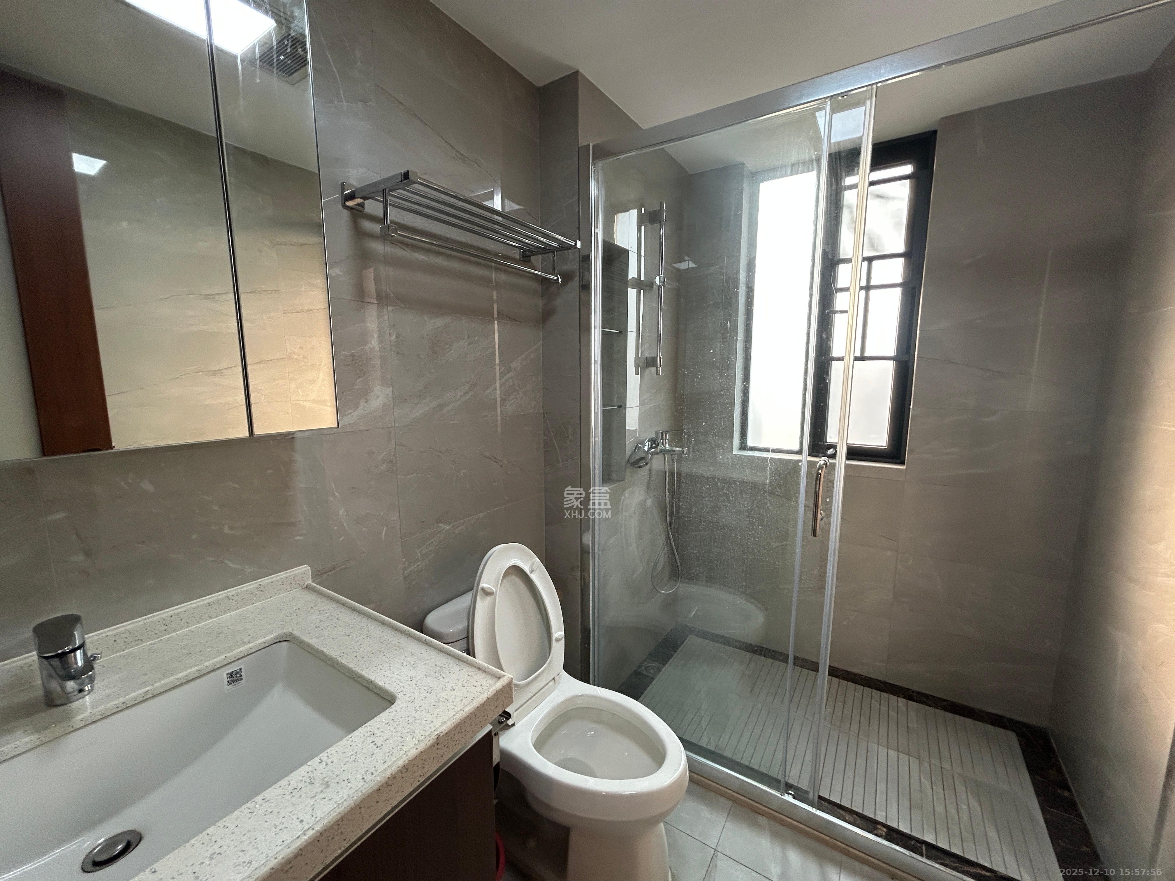 绿地长沙城际空间站（绿地新里佳苑）  4室2厅2卫    4000.0元/月室内图