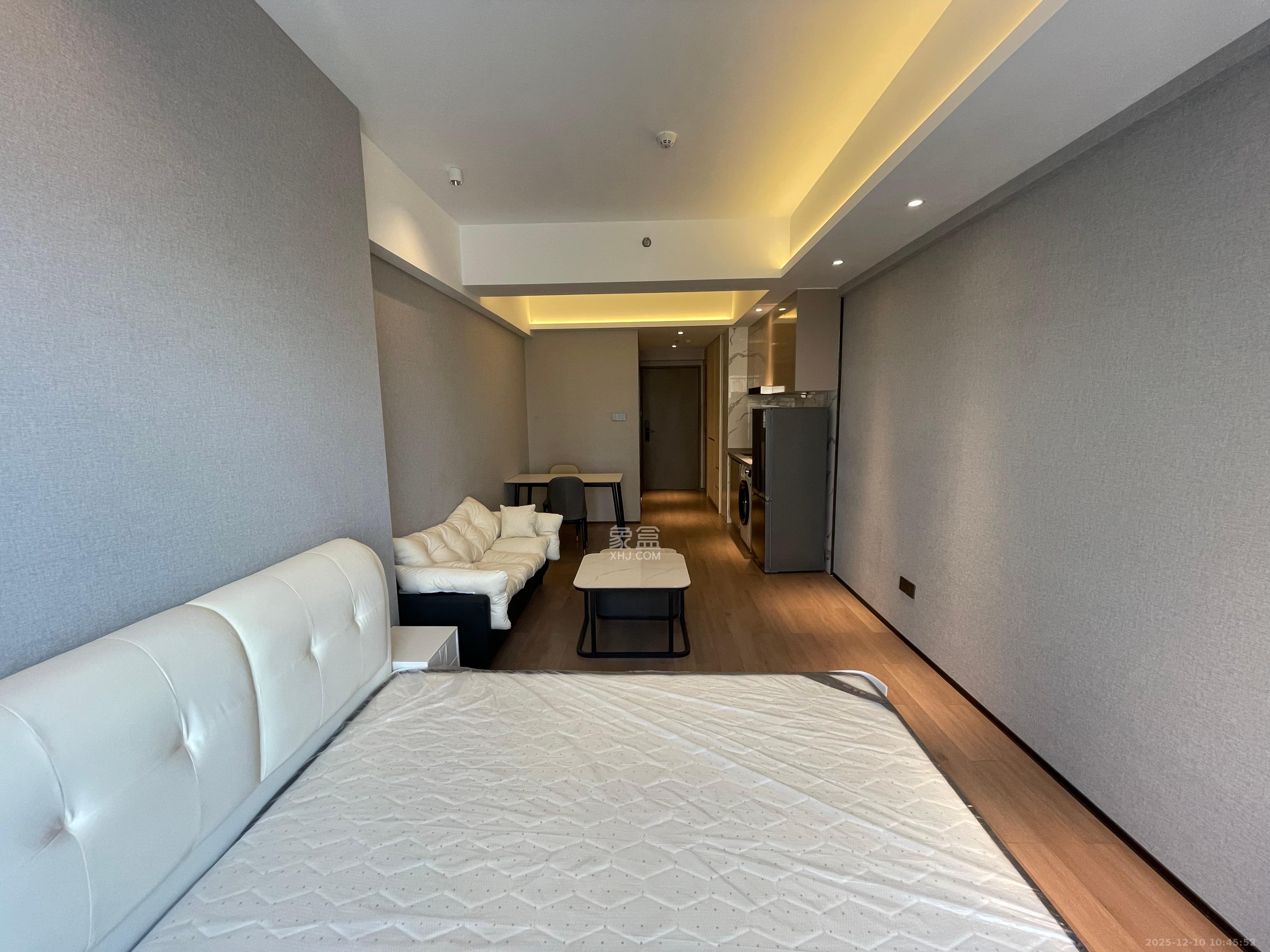 绿地中央广场  1室1厅1卫    1500.0元/月室内图