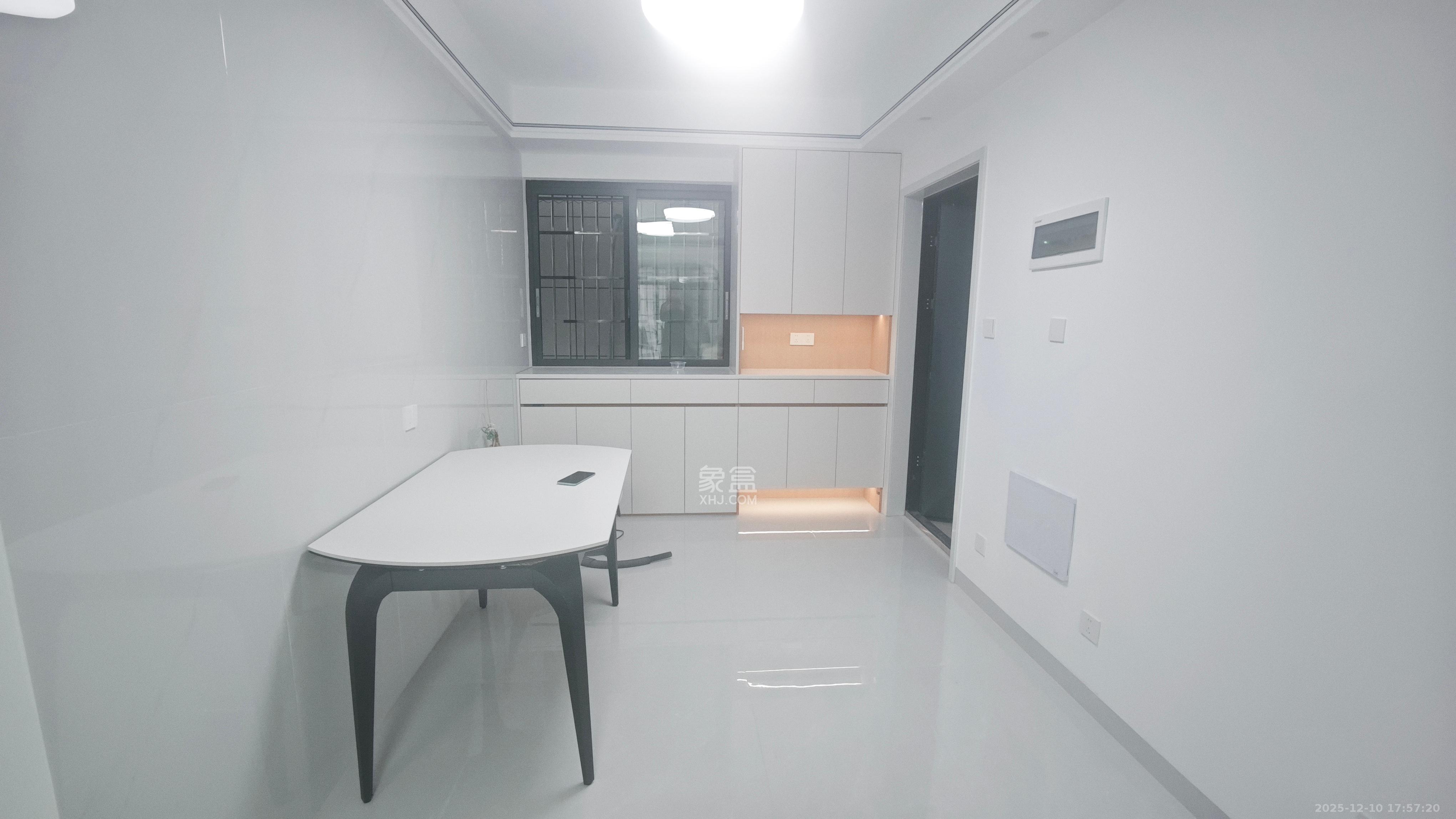 和景家园二期  3室2厅1卫    2300.0元/月室内图