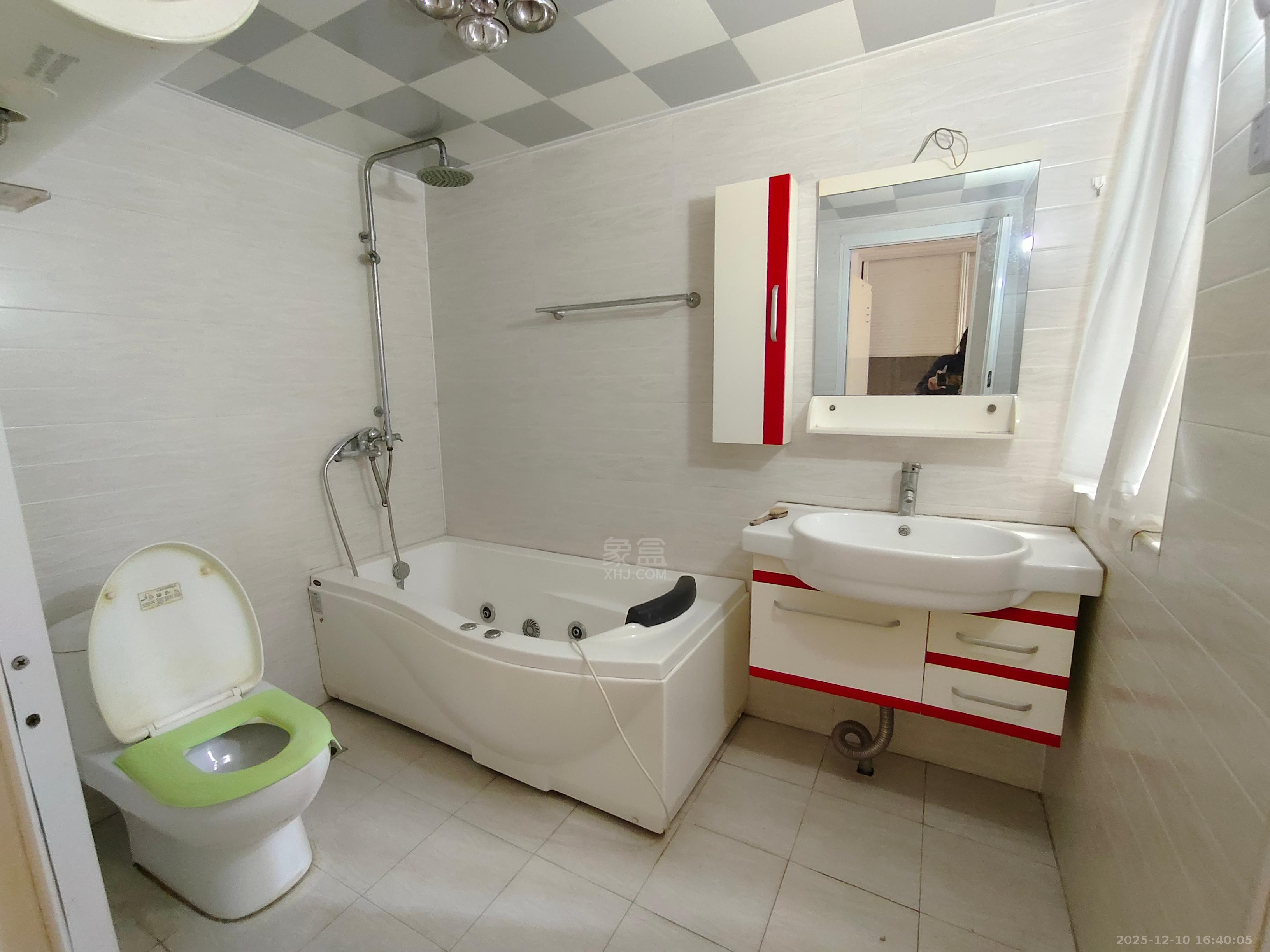 熹悦花都  4室2厅2卫    1500.0元/月室内图