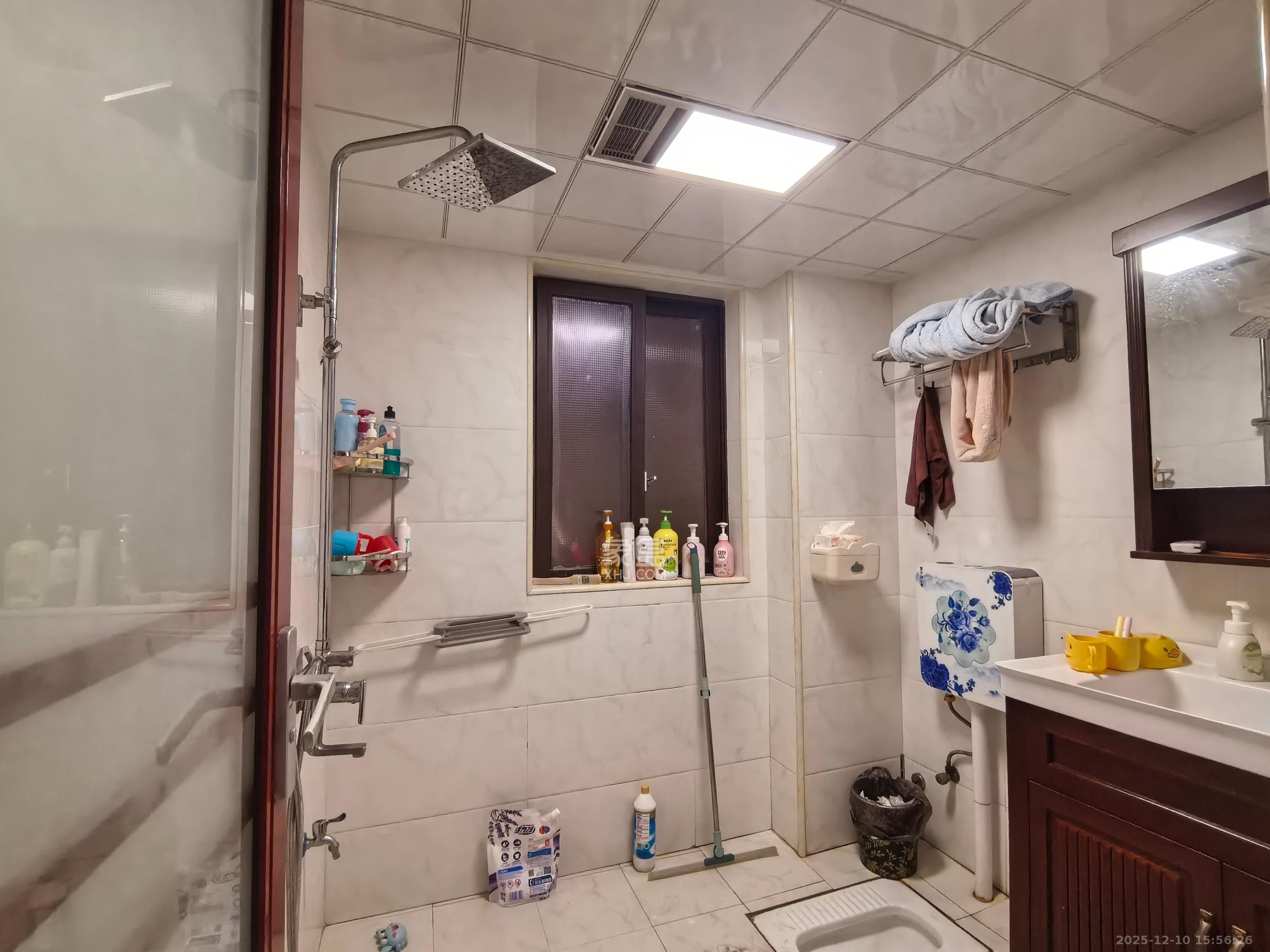 东方美地  3室2厅2卫    2600.0元/月室内图