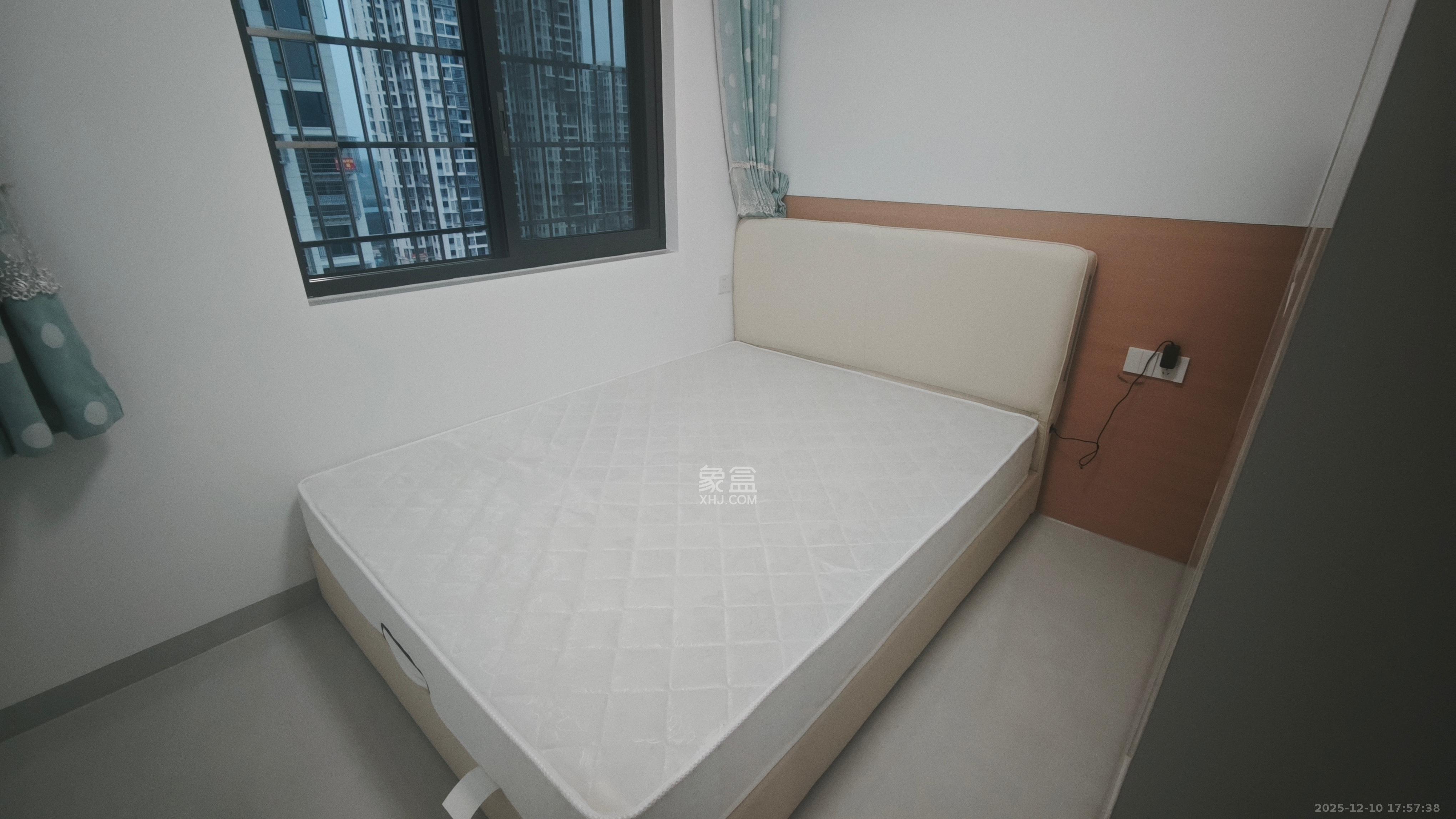 和景家园二期  3室2厅1卫    2300.0元/月室内图