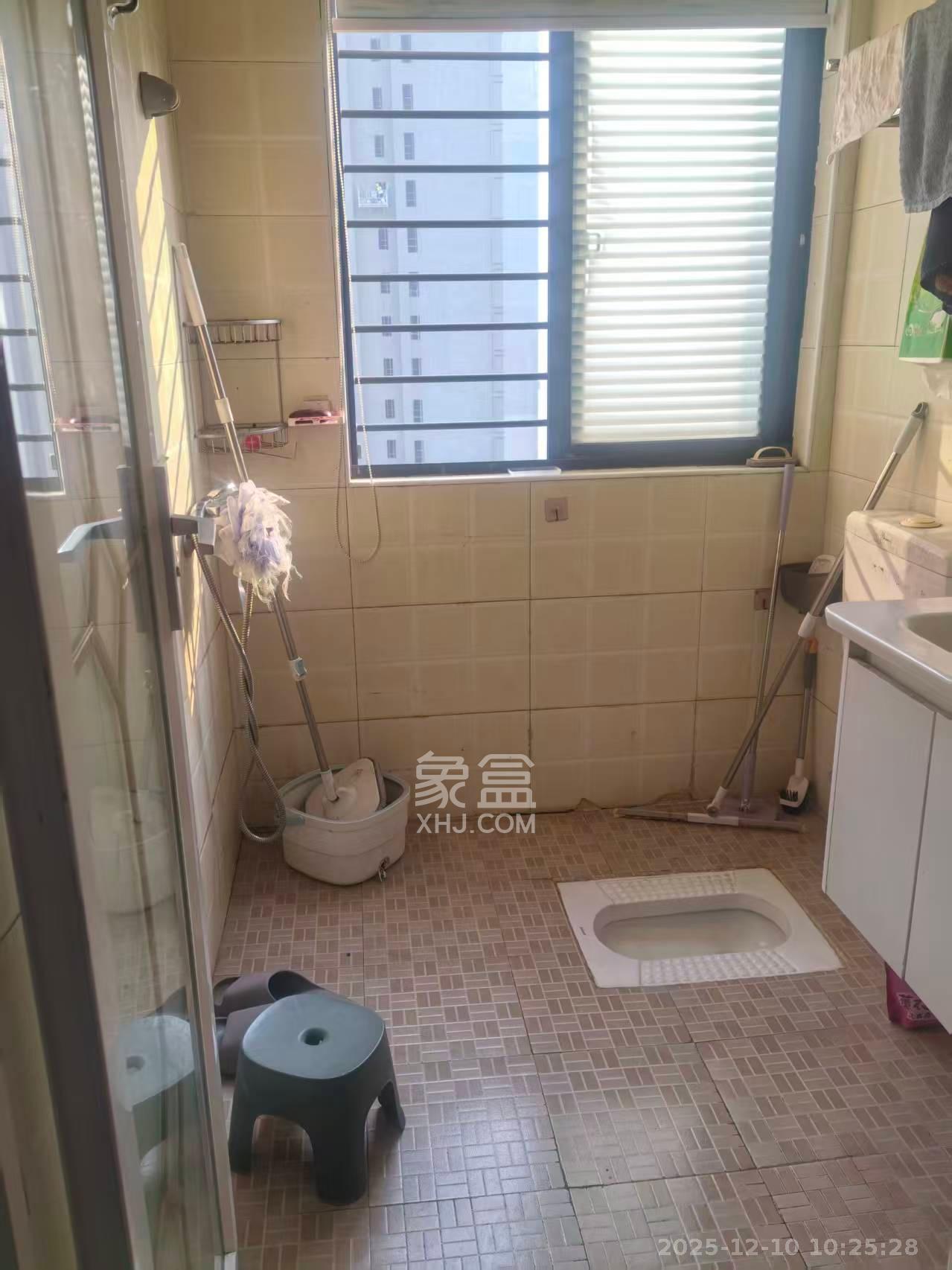 钰龙天下一期  2室2厅1卫    2000.0元/月室内图