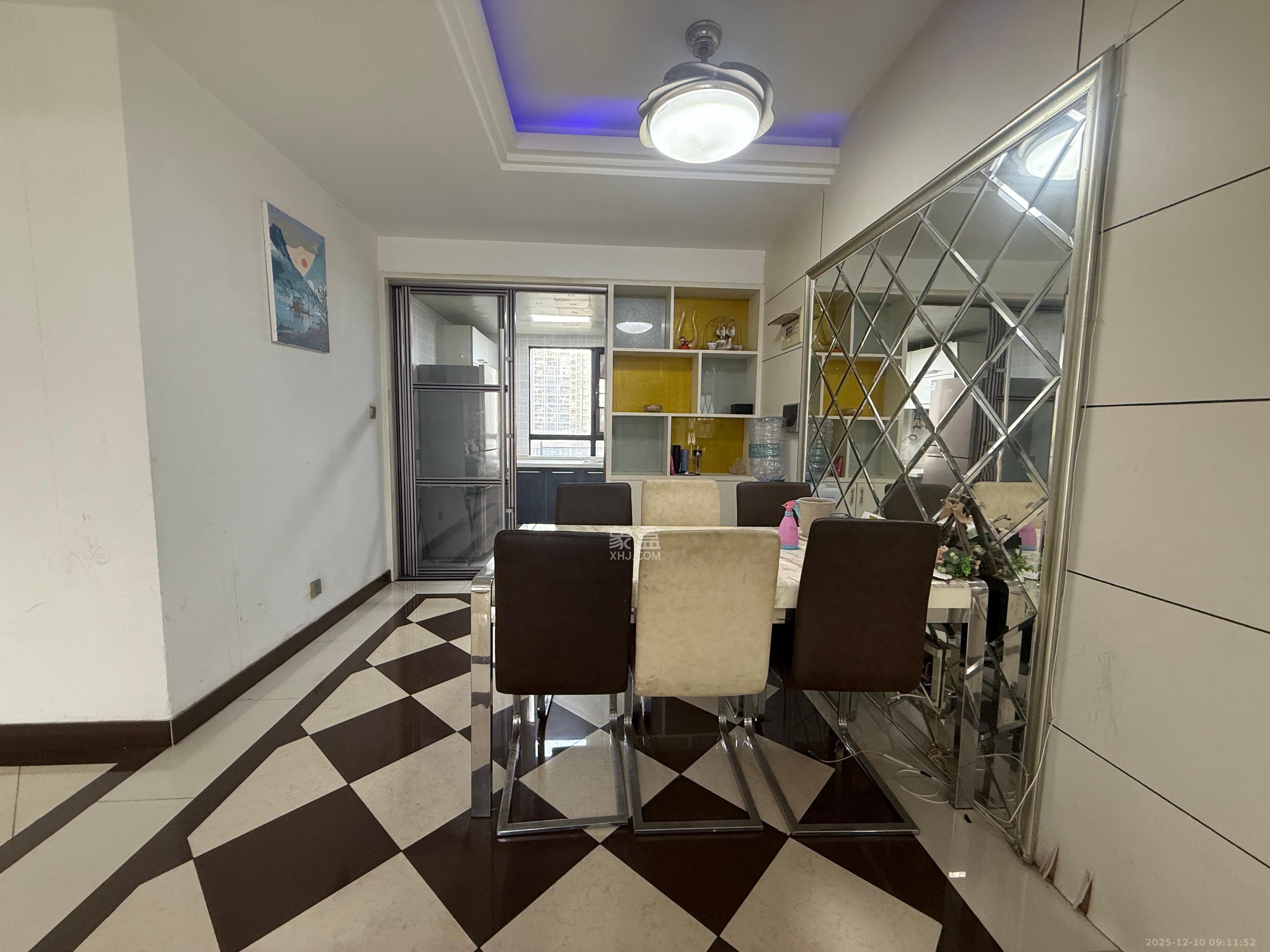 郡原广场 3室2厅2卫 3200.0元/月 郡原广场 3室2厅2卫 3200.0元/月室内图