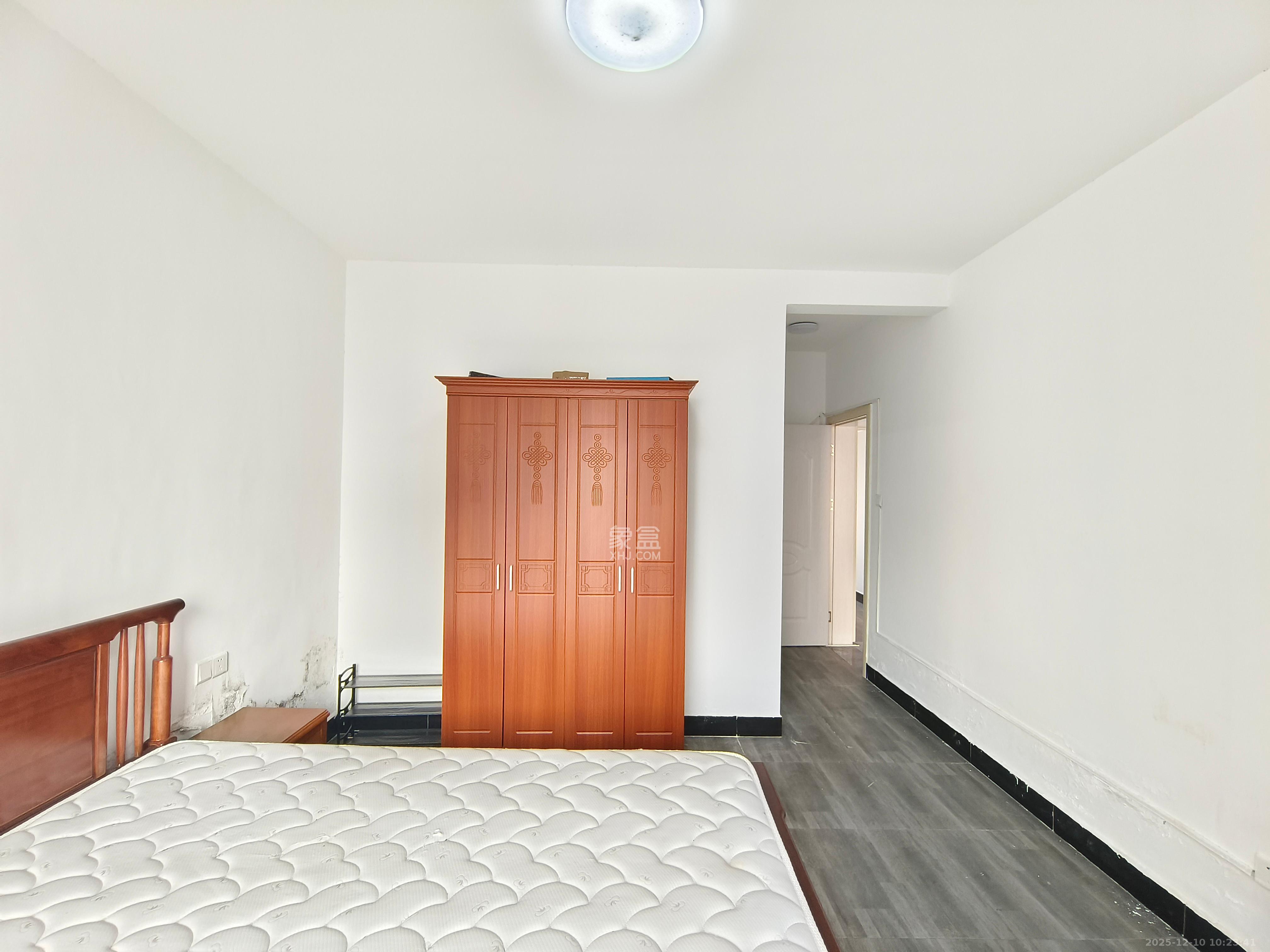 润和又一城  4室2厅2卫    2500.0元/月室内图