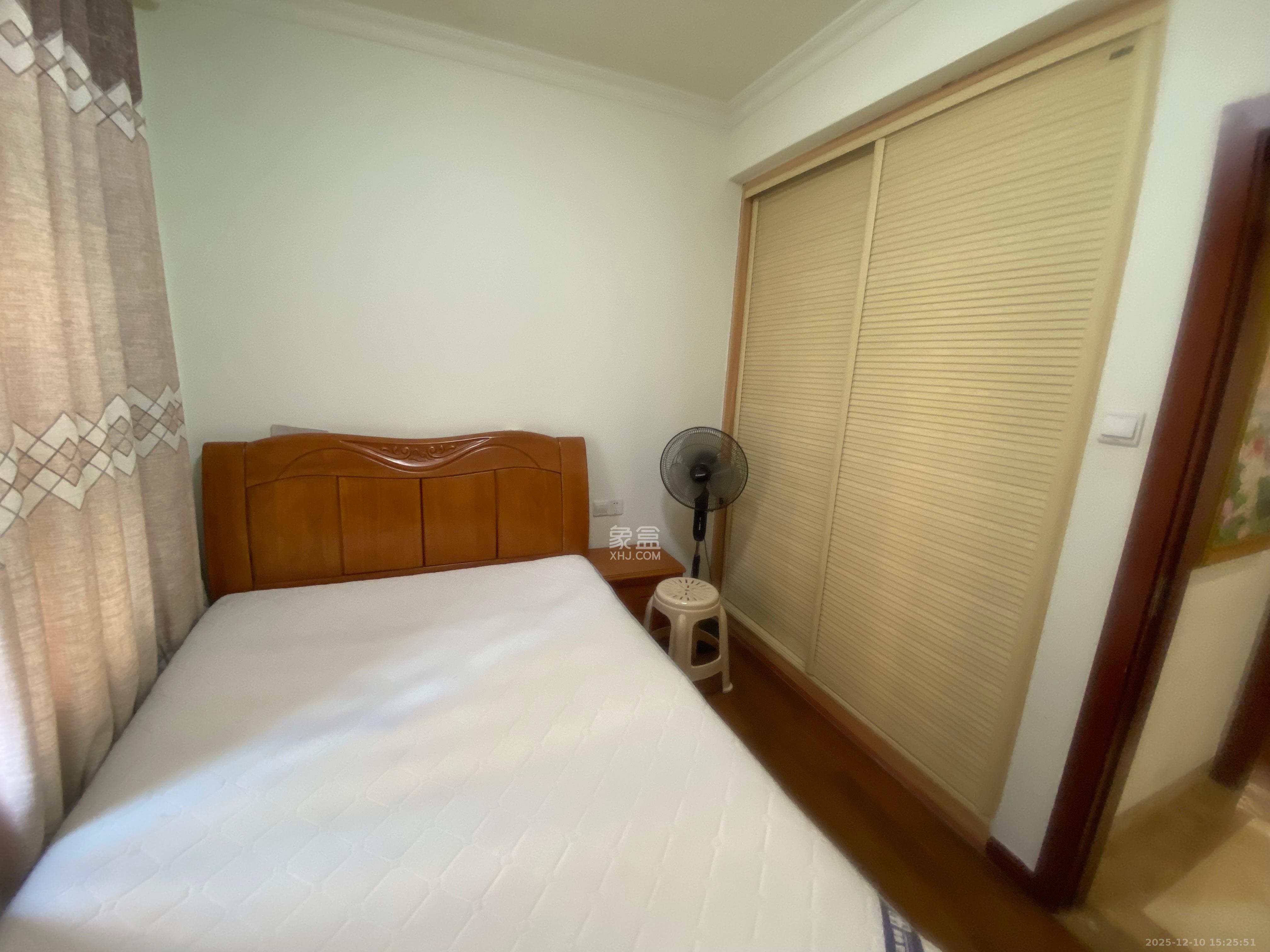 山语城二期  3室2厅1卫    2000.0元/月室内图