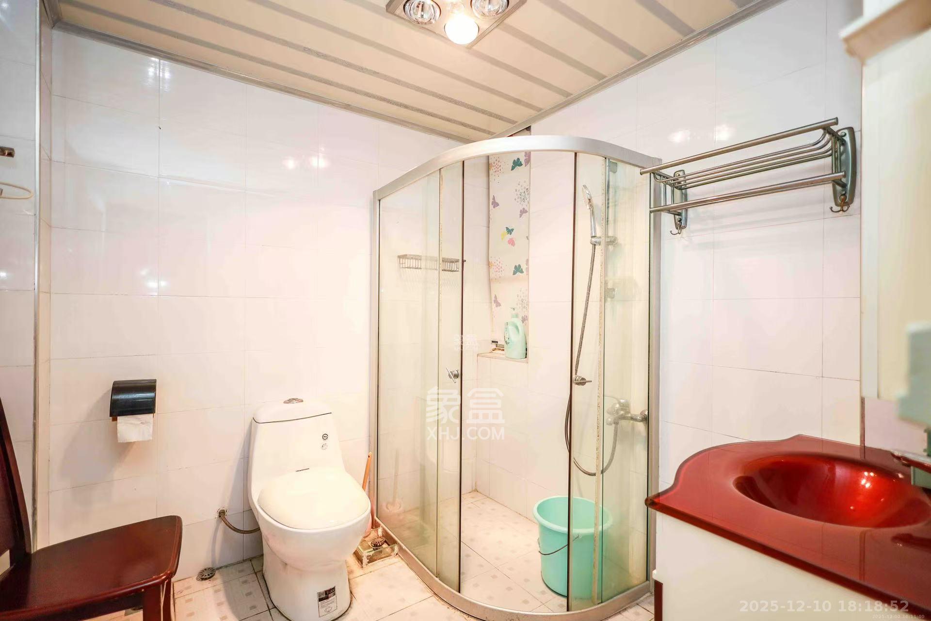 长房西郡  3室2厅2卫    2300.0元/月室内图