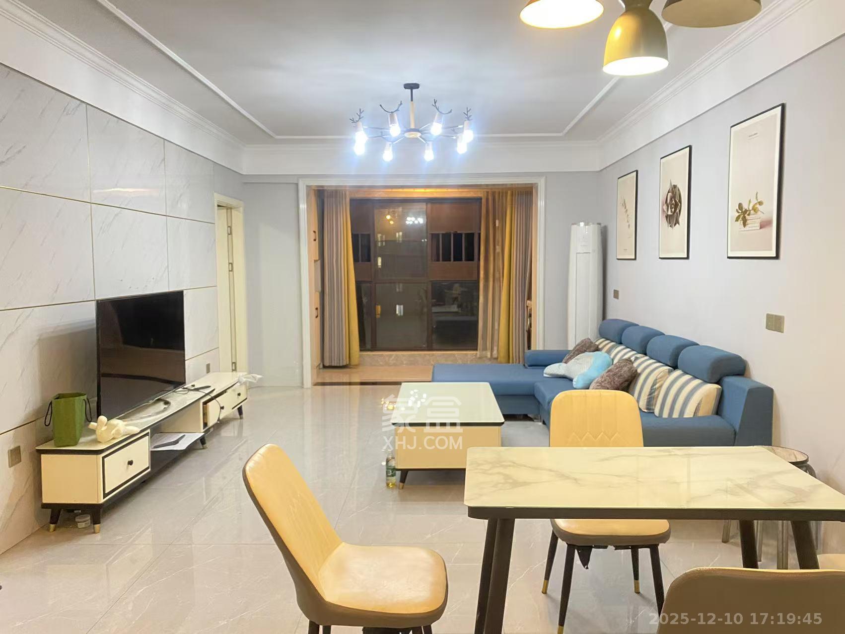 绿地新都会  4室2厅2卫    3000.0元/月室内图