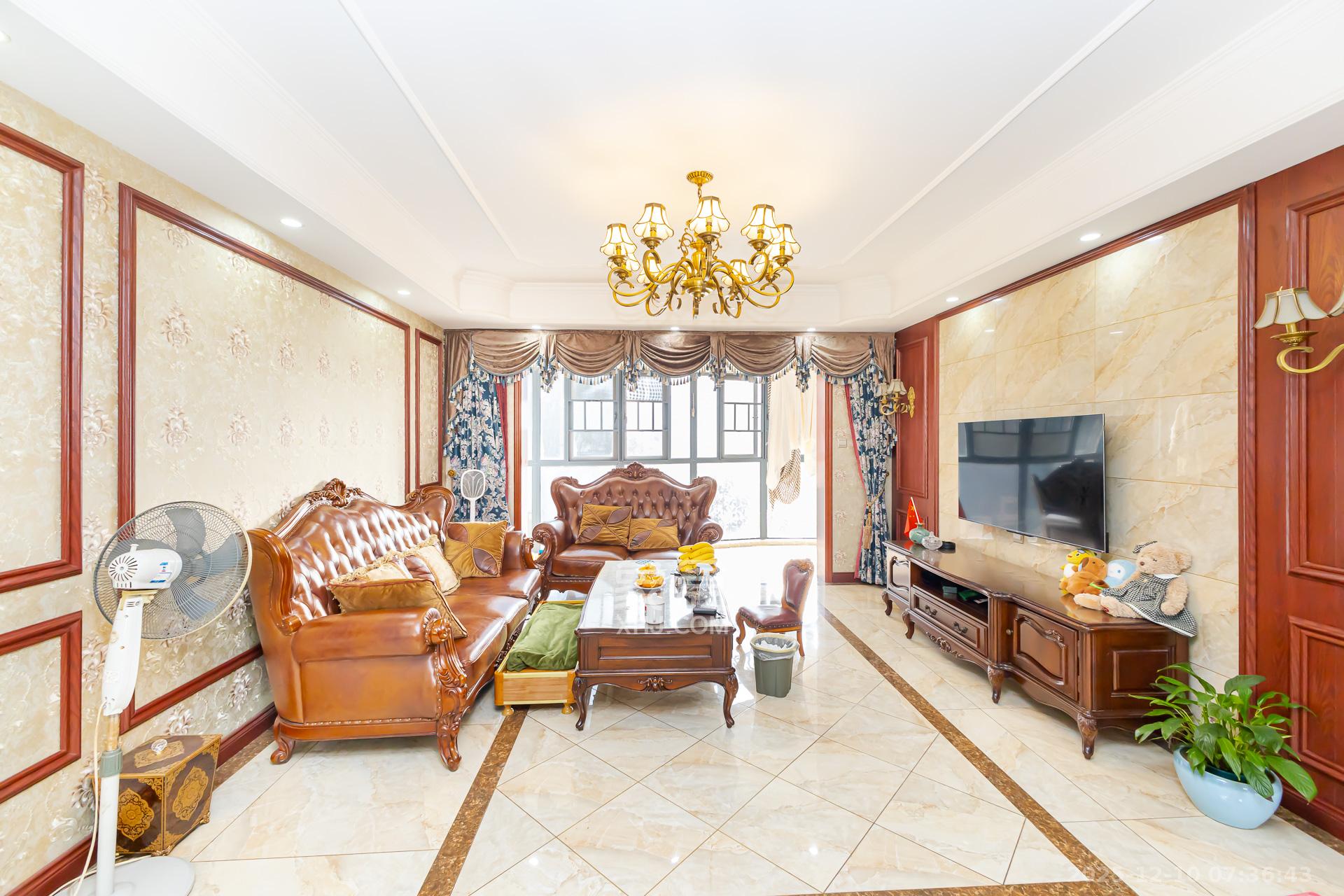 名家翡翠花园  4室2厅2卫    148.8万