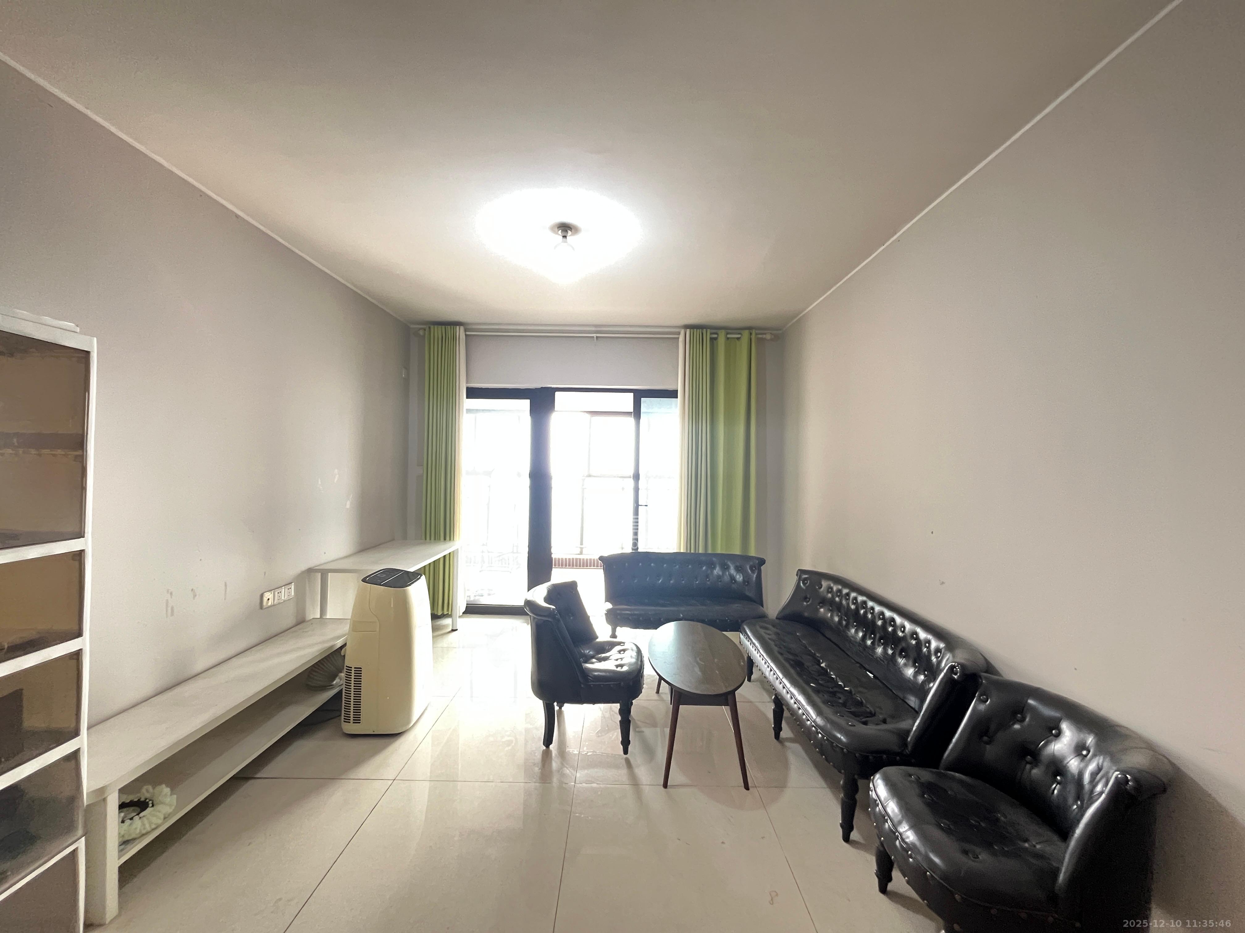 时代倾城二期  1室2厅1卫    1800.0元/月