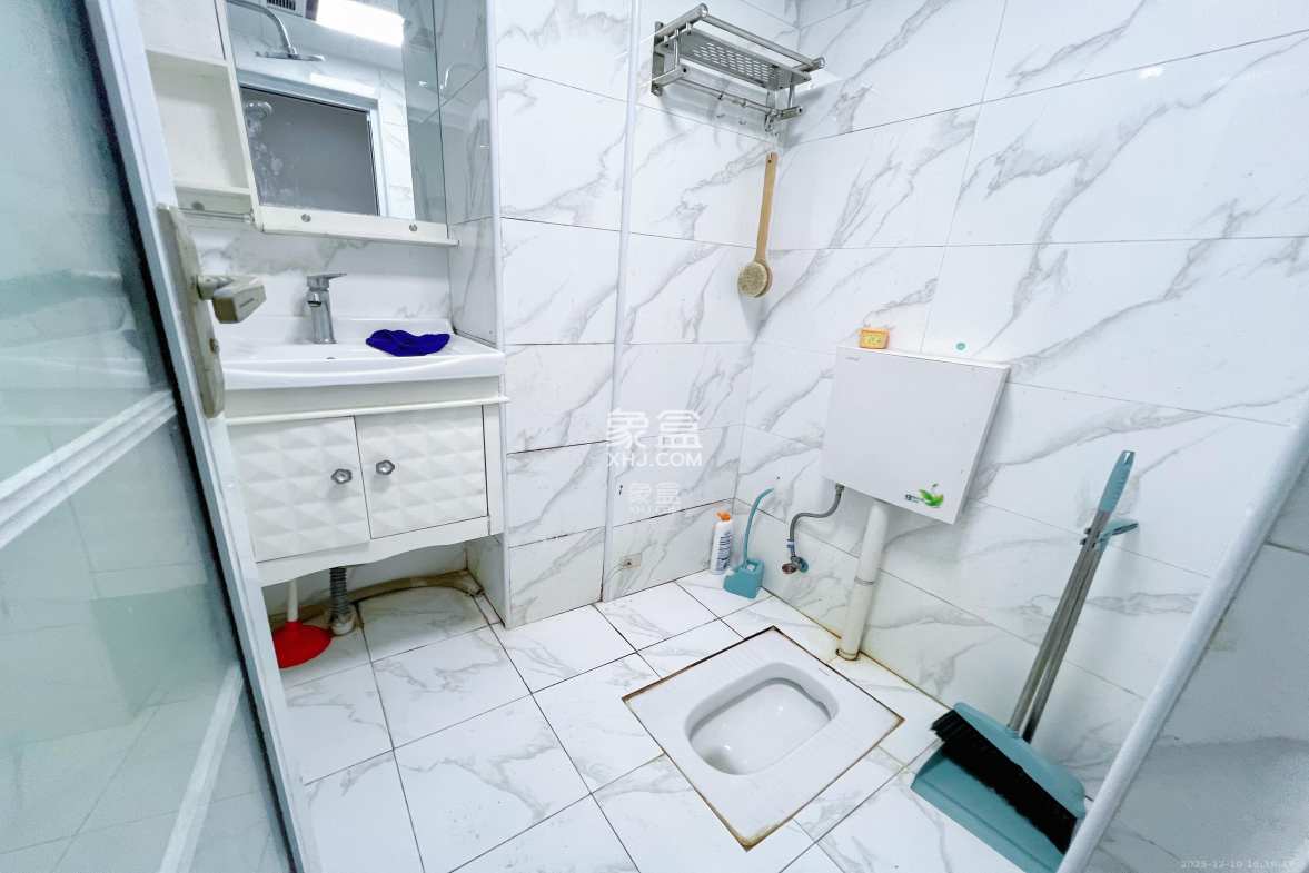 欧亚达国际广场 1室1厅1卫 1100.0元/月 欧亚达国际广场 1室1厅1卫 1100.0元/月室内图