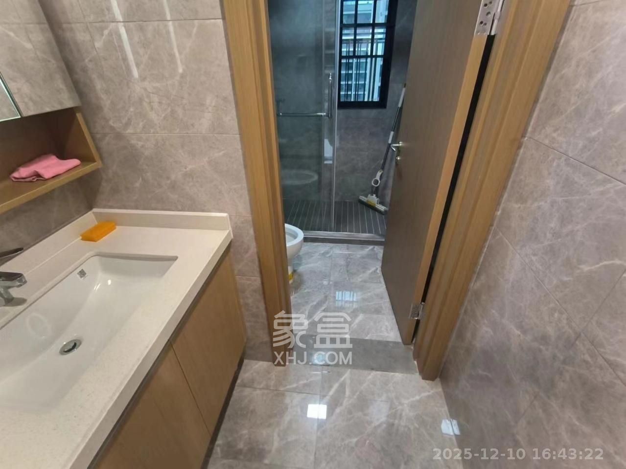 旭辉雨花郡  3室2厅2卫    4000.0元/月室内图