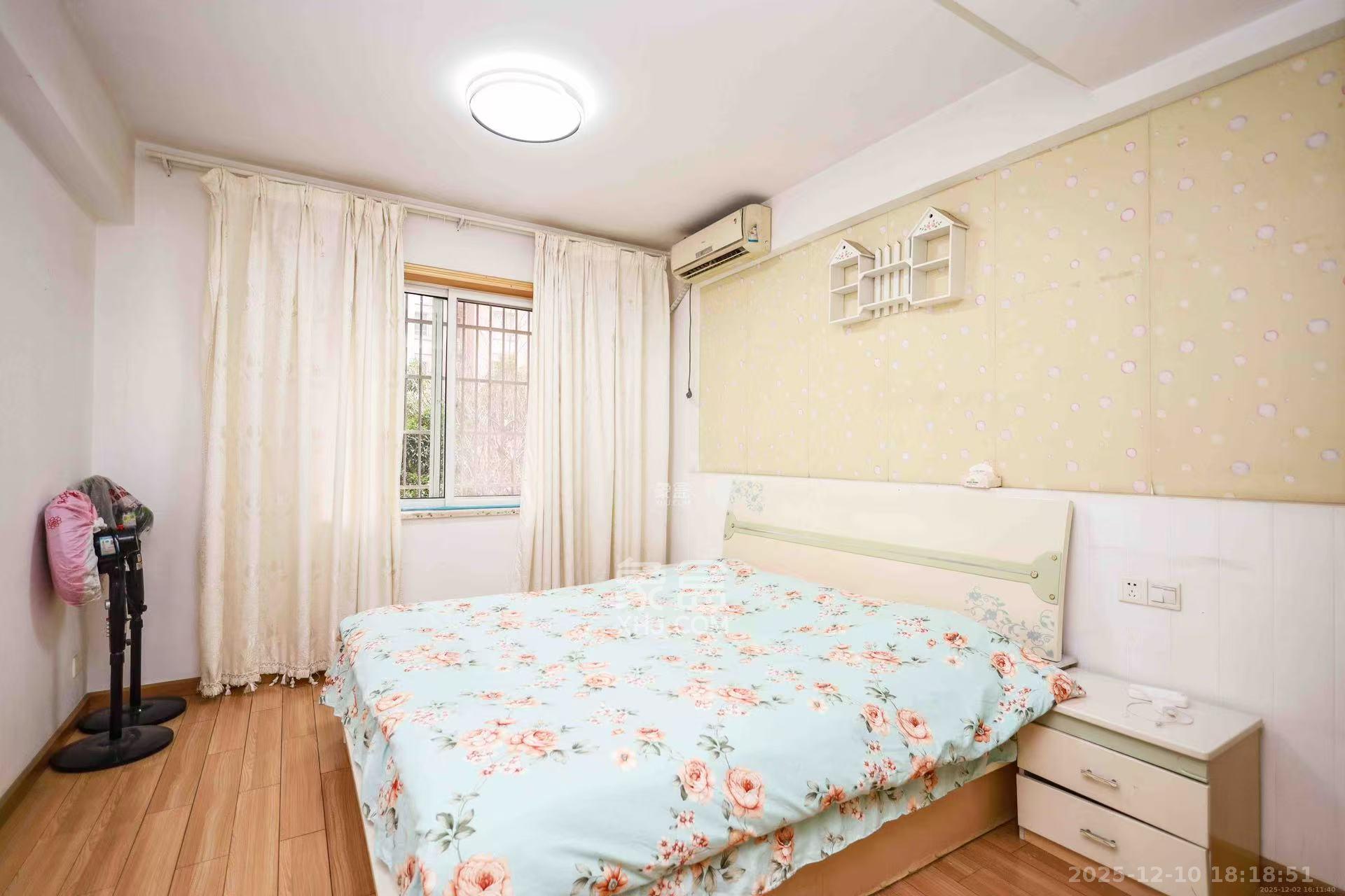 长房西郡 3室2厅2卫 2300.0元/月 长房西郡 3室2厅2卫 2300.0元/月室内图