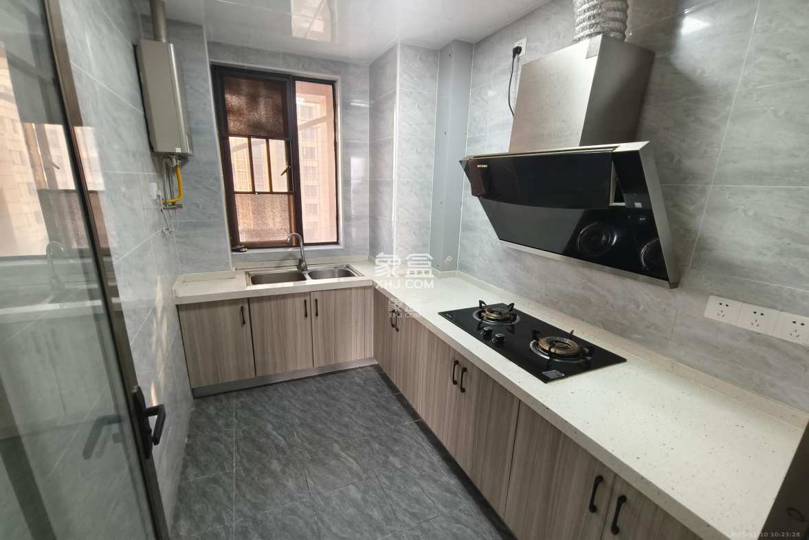 润和又一城 4室2厅2卫 2500.0元/月 润和又一城 4室2厅2卫 2500.0元/月室内图