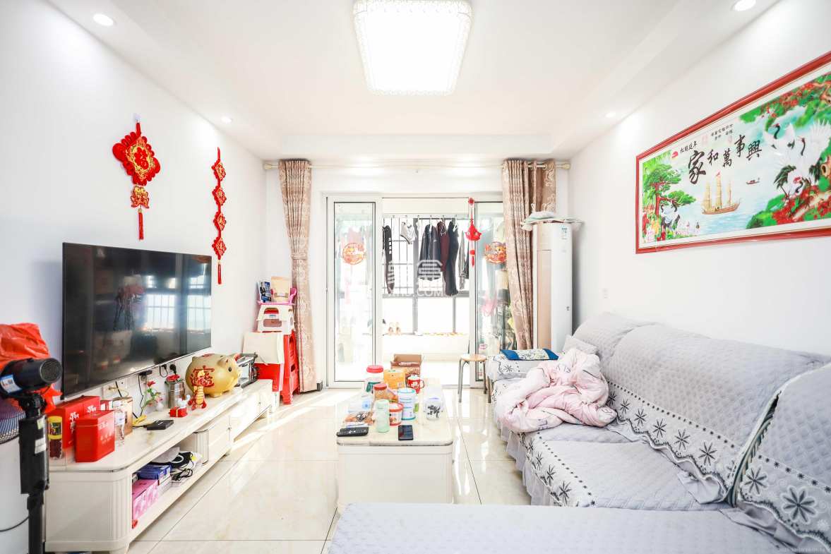 天麓尚层 3室2厅2卫 70.0万 天麓尚层 3室2厅2卫 70.0万客厅