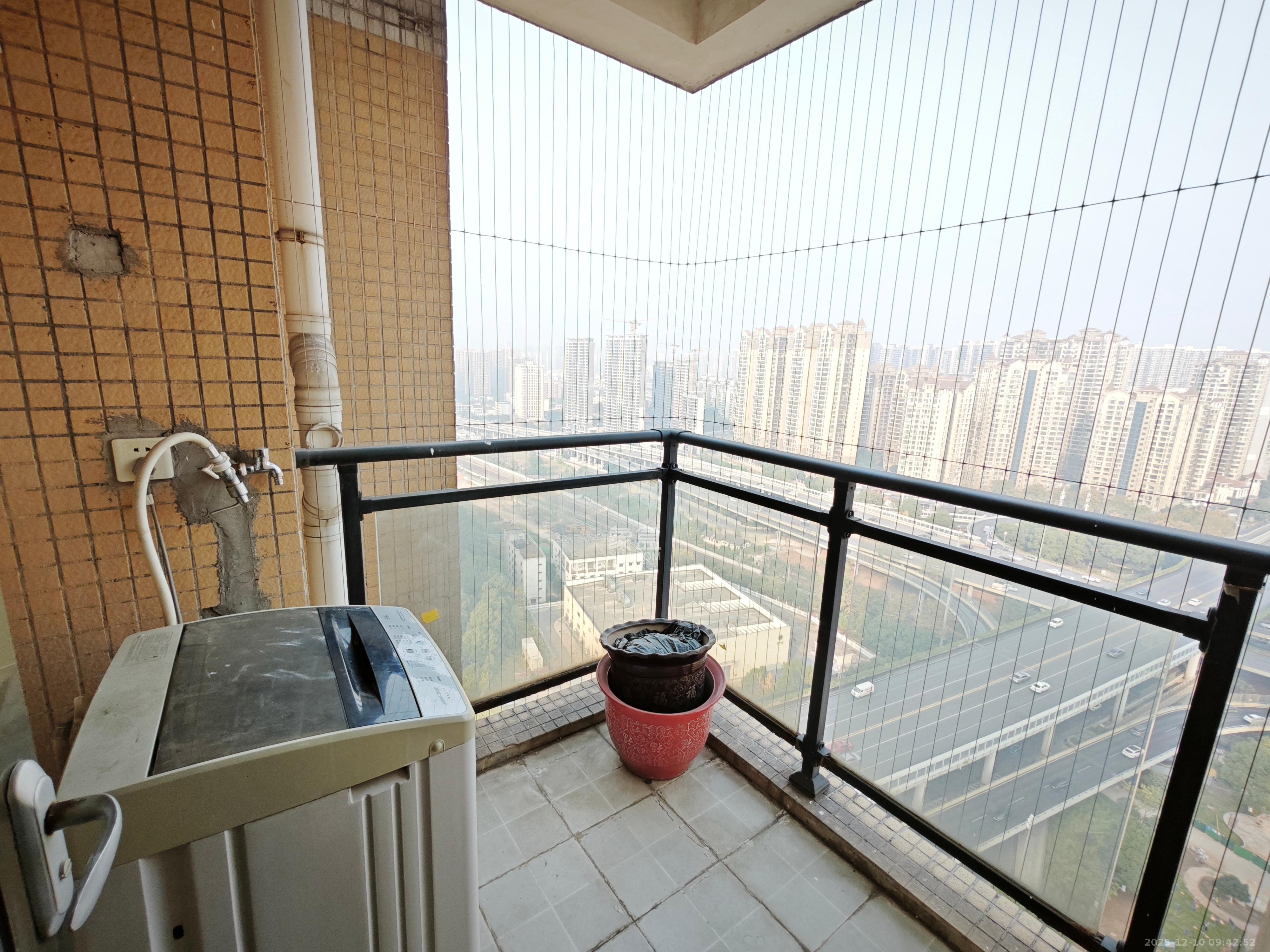 剑桥名门 3室2厅2卫 2300.0元/月 剑桥名门 3室2厅2卫 2300.0元/月室内图