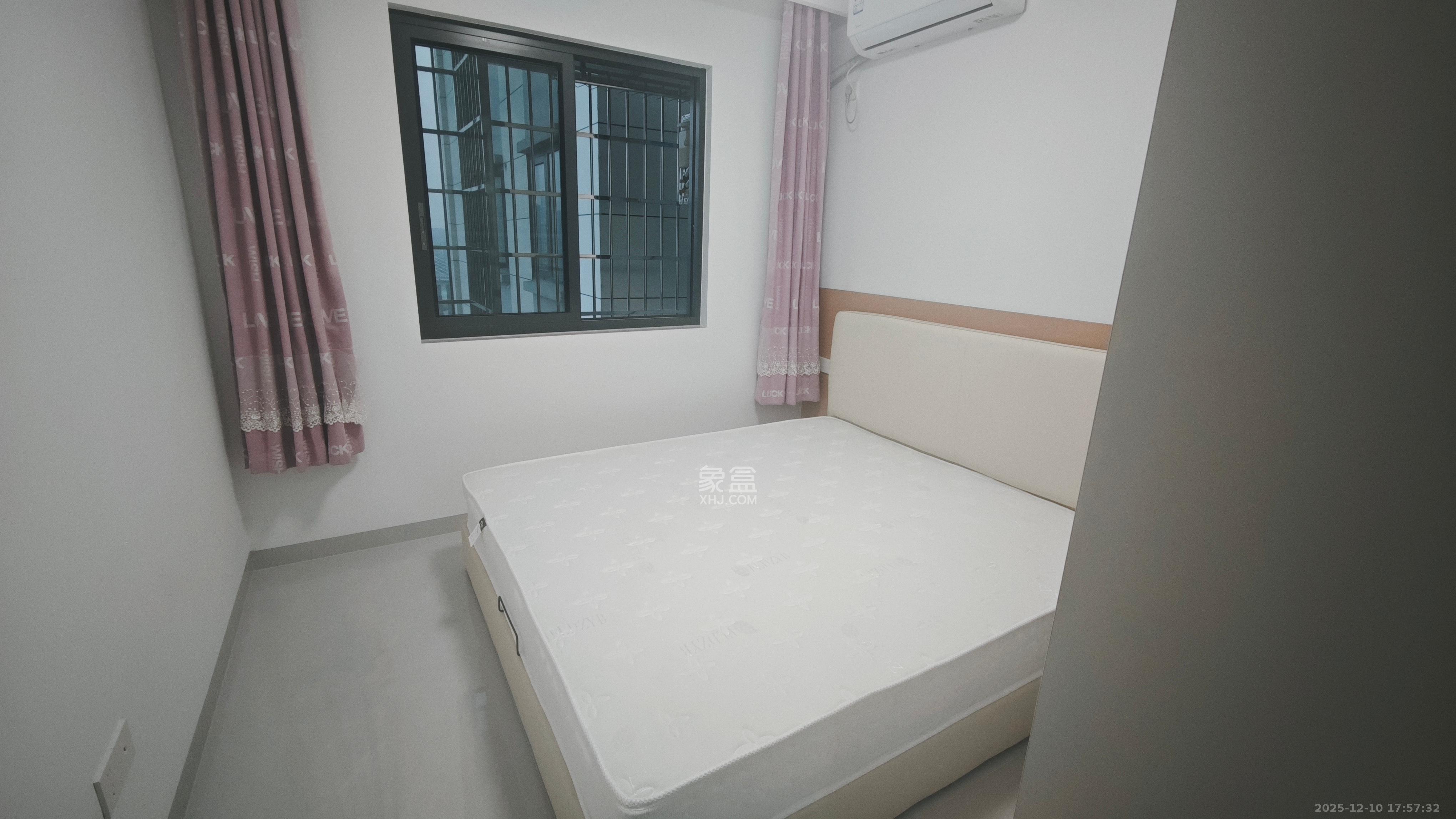 和景家园二期  3室2厅1卫    2300.0元/月室内图