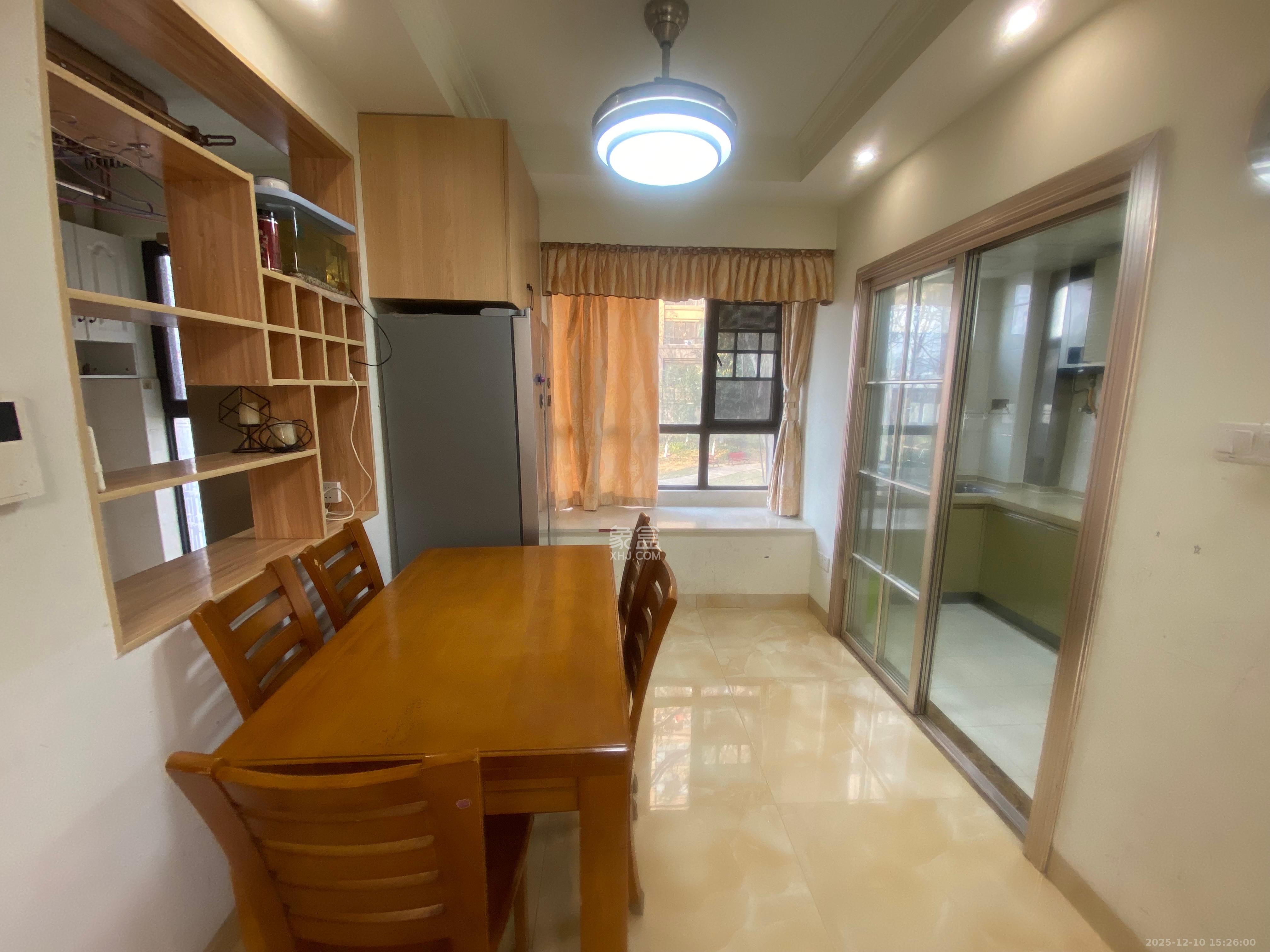 山语城二期 3室2厅1卫 2000.0元/月 山语城二期 3室2厅1卫 2000.0元/月室内图