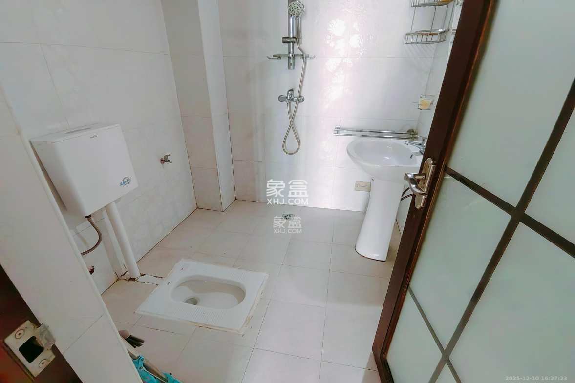 阳光100二期 2室1厅1卫 2200.0元/月 阳光100二期 2室1厅1卫 2200.0元/月室内图