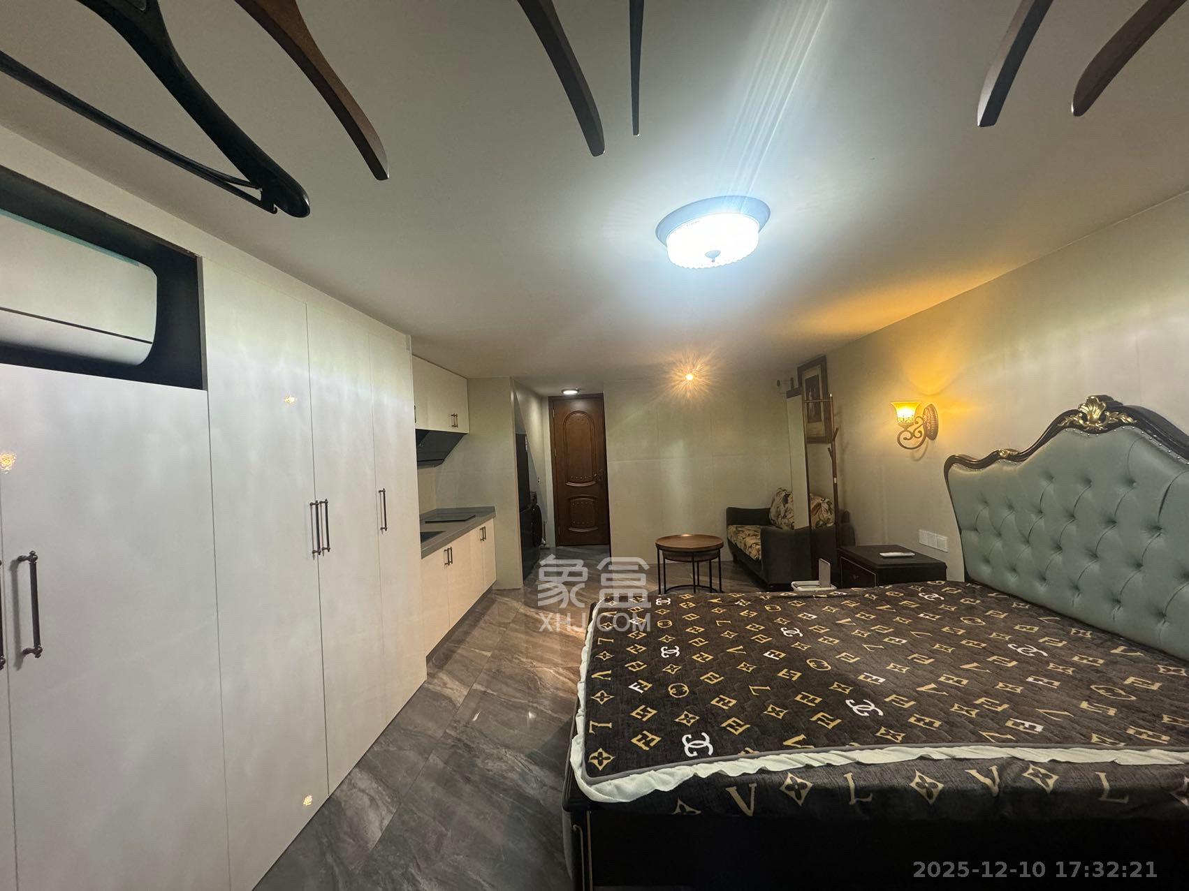 世茂璀璨天城公寓 1室1厅1卫 1500.0元/月 世茂璀璨天城公寓 1室1厅1卫 1500.0元/月室内图