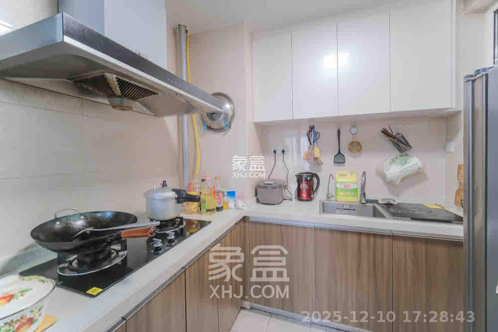 保利香槟国际 3室2厅2卫 1900.0元/月 保利香槟国际 3室2厅2卫 1900.0元/月室内图