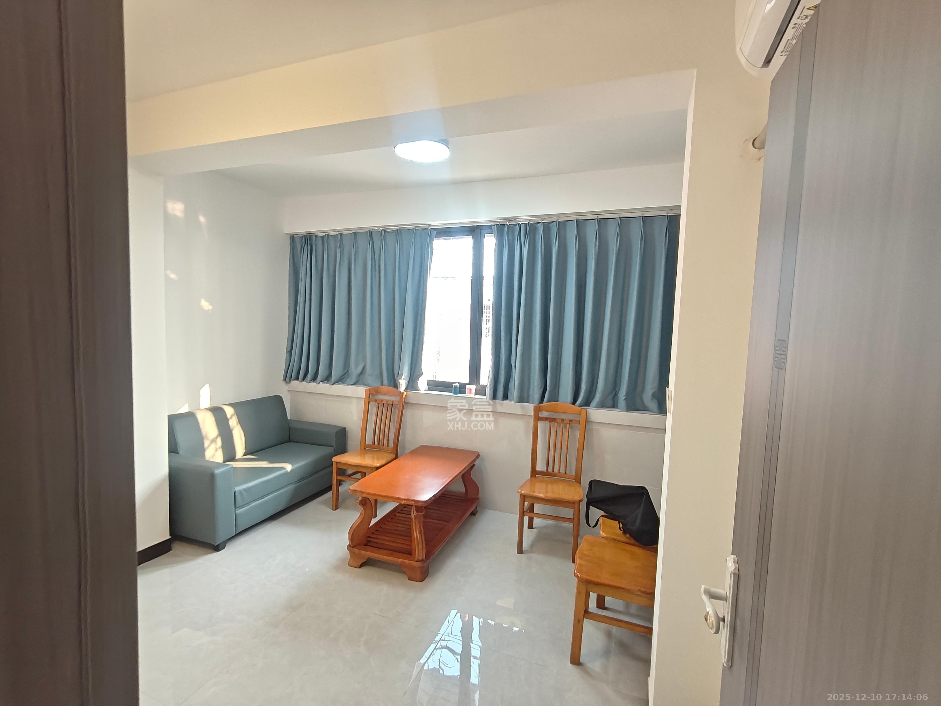 郁金香小区  2室0厅1卫    1300.0元/月