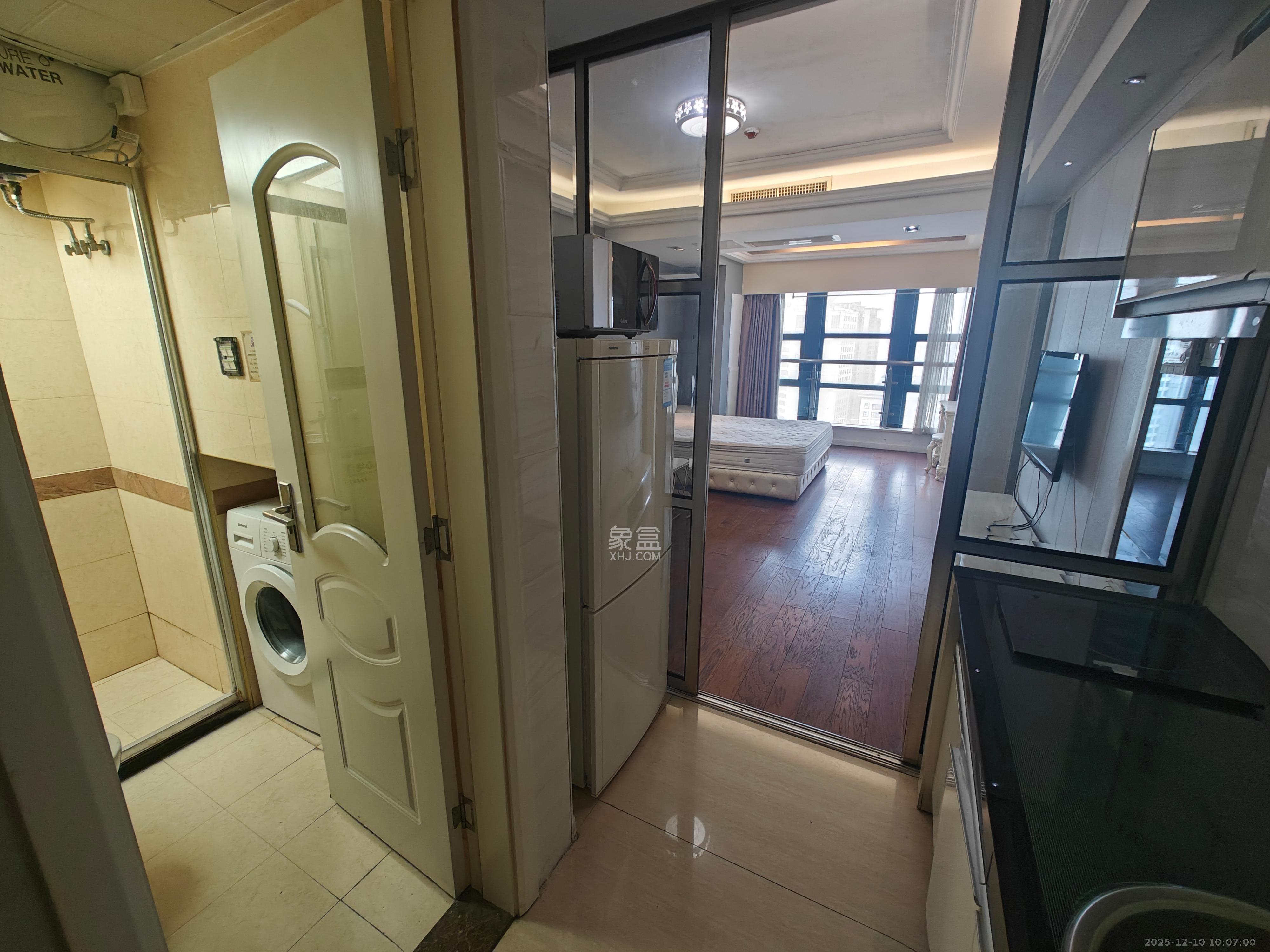 壹号公馆  1室1厅1卫    1800.0元/月