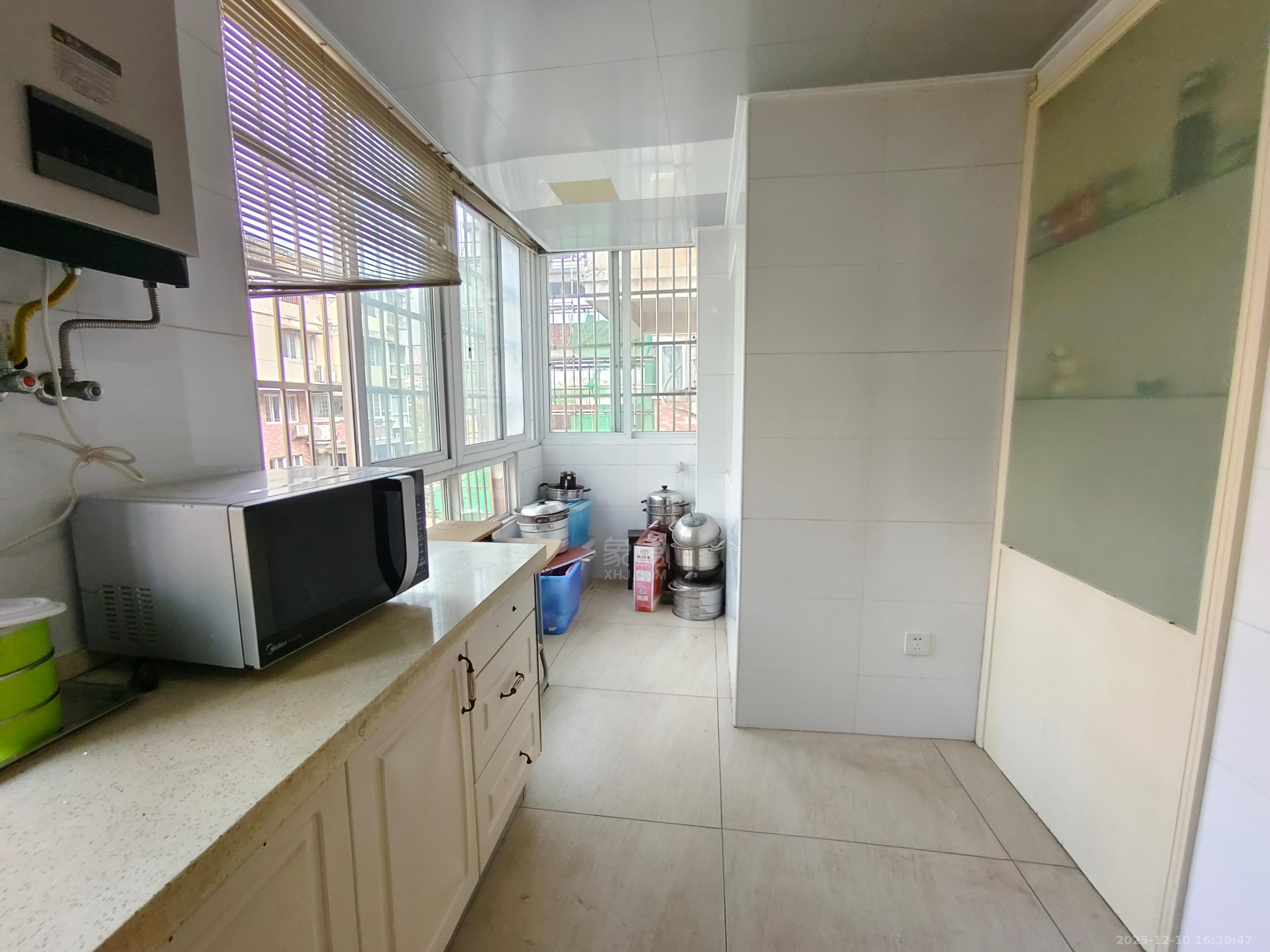 熹悦花都  4室2厅2卫    1500.0元/月室内图