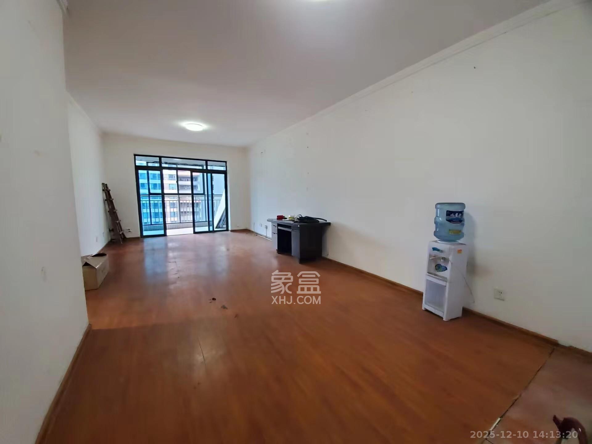 BOBO天下城（CTA财富中心）  3室2厅1卫    2800.0元/月