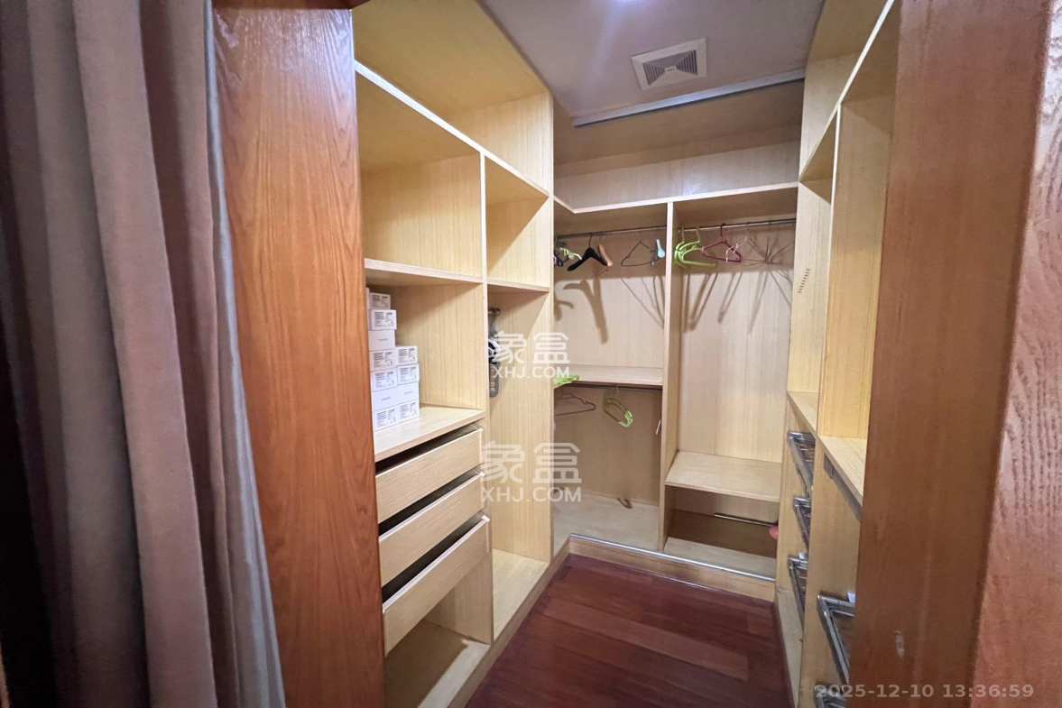 曙光泊岸 4室2厅2卫 4500.0元/月 曙光泊岸 4室2厅2卫 4500.0元/月室内图