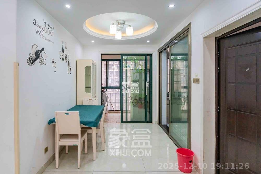 绿洲花园  3室2厅2卫    2750.0元/月室内图