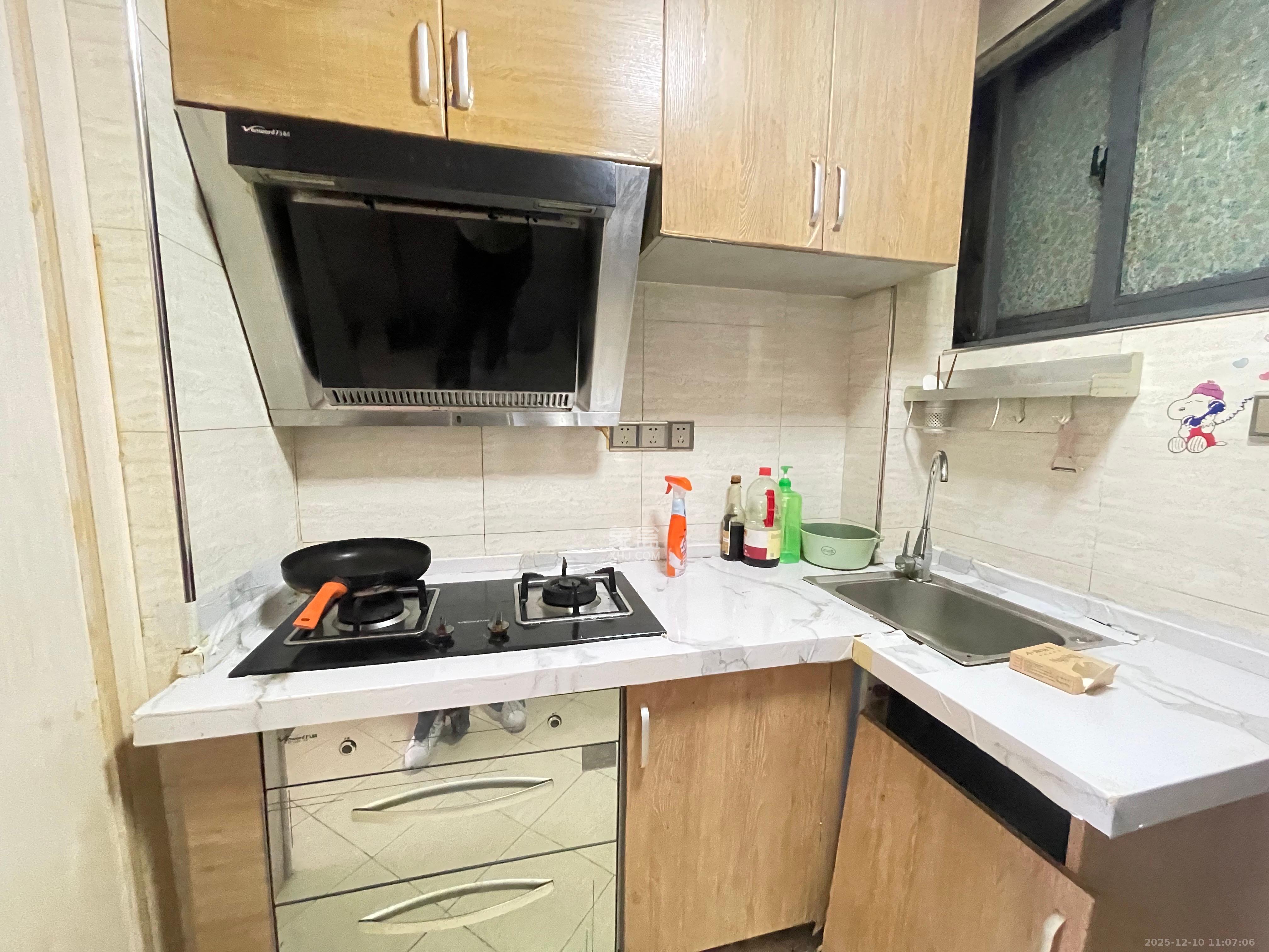 剑桥名门 1室1厅1卫 1400.0元/月 剑桥名门 1室1厅1卫 1400.0元/月室内图