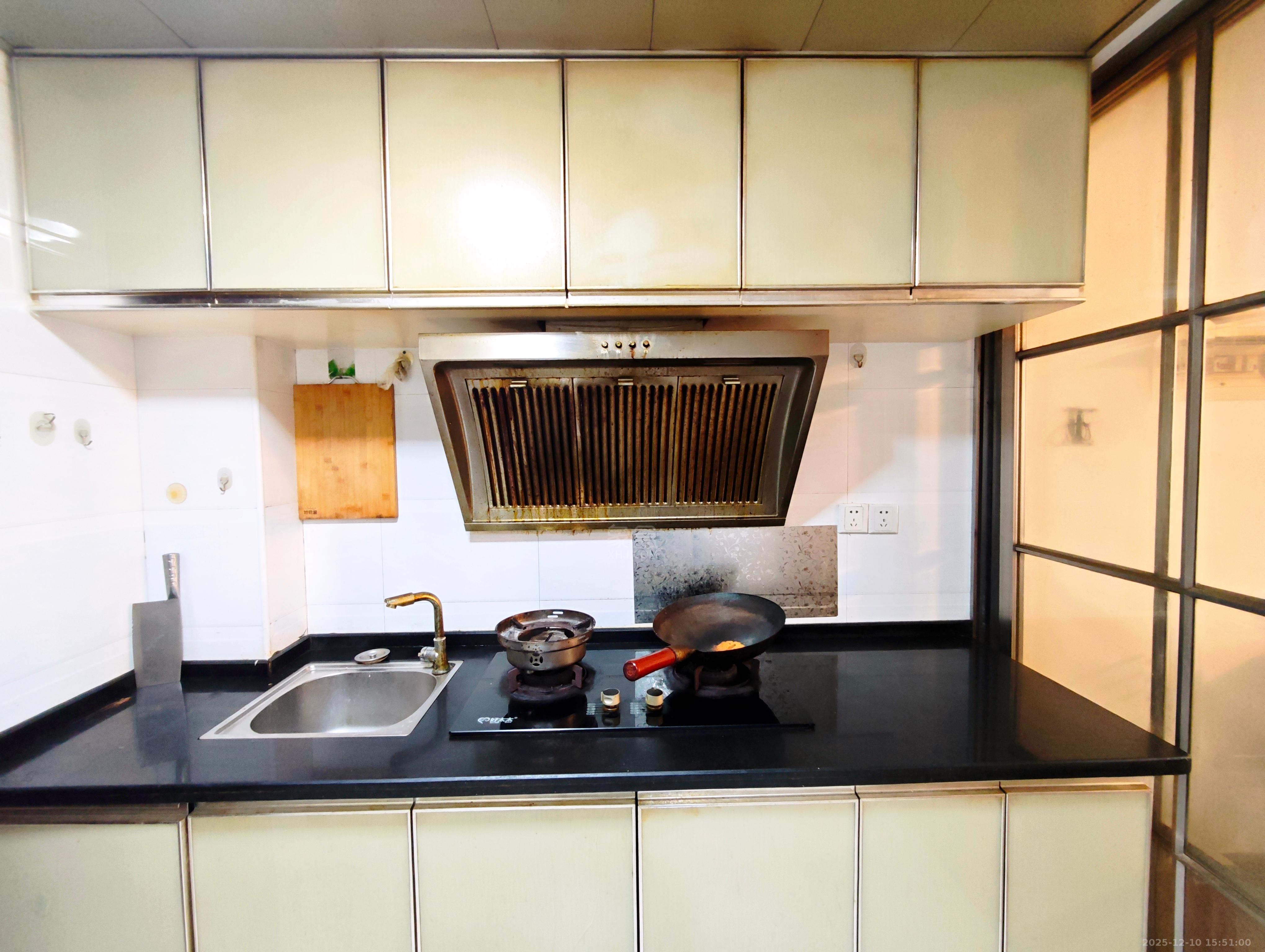 金轮时代广场  2室1厅1卫    1500.0元/月室内图