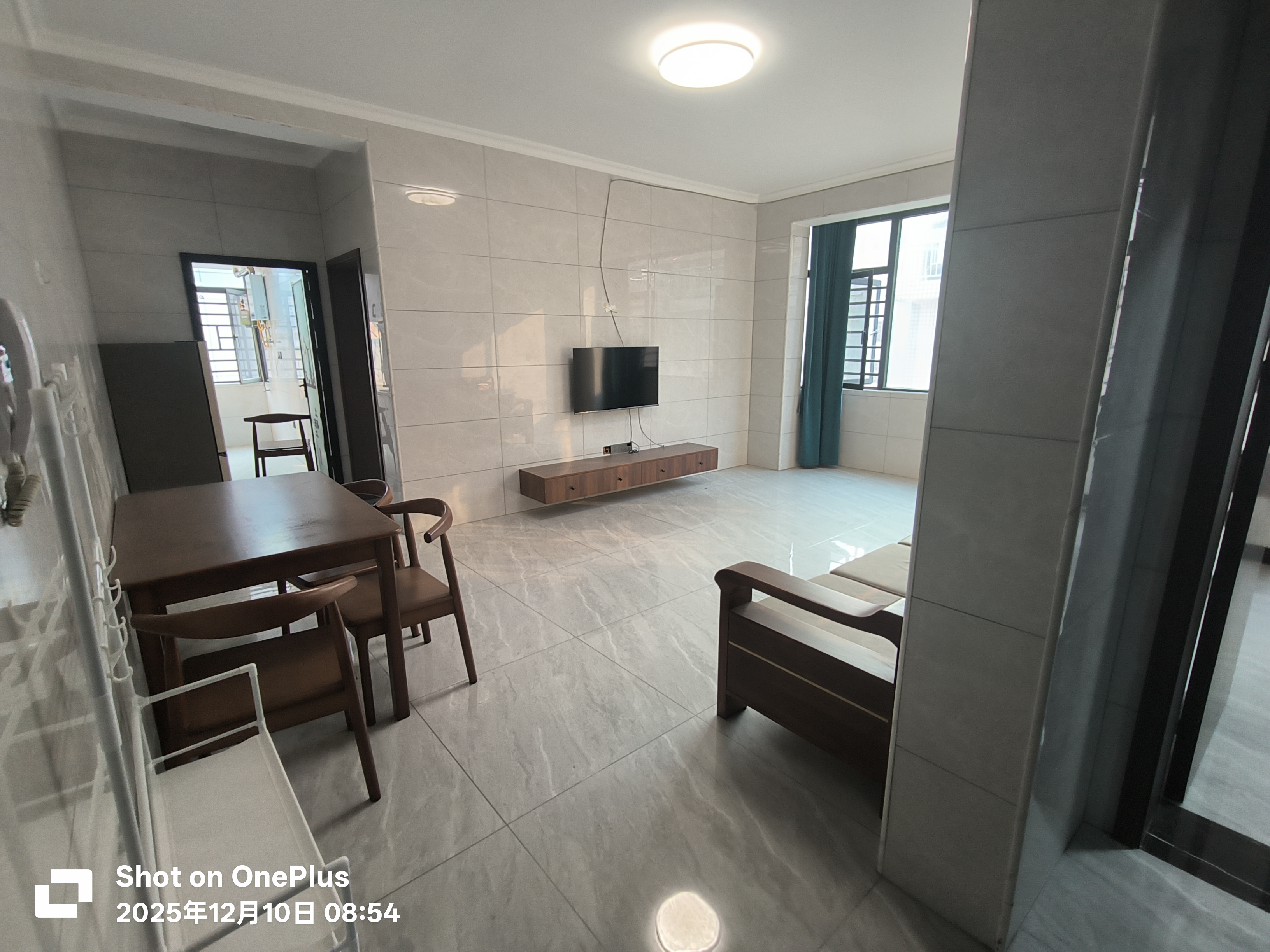 杉树山小区(安置)  2室2厅1卫    1200.0元/月