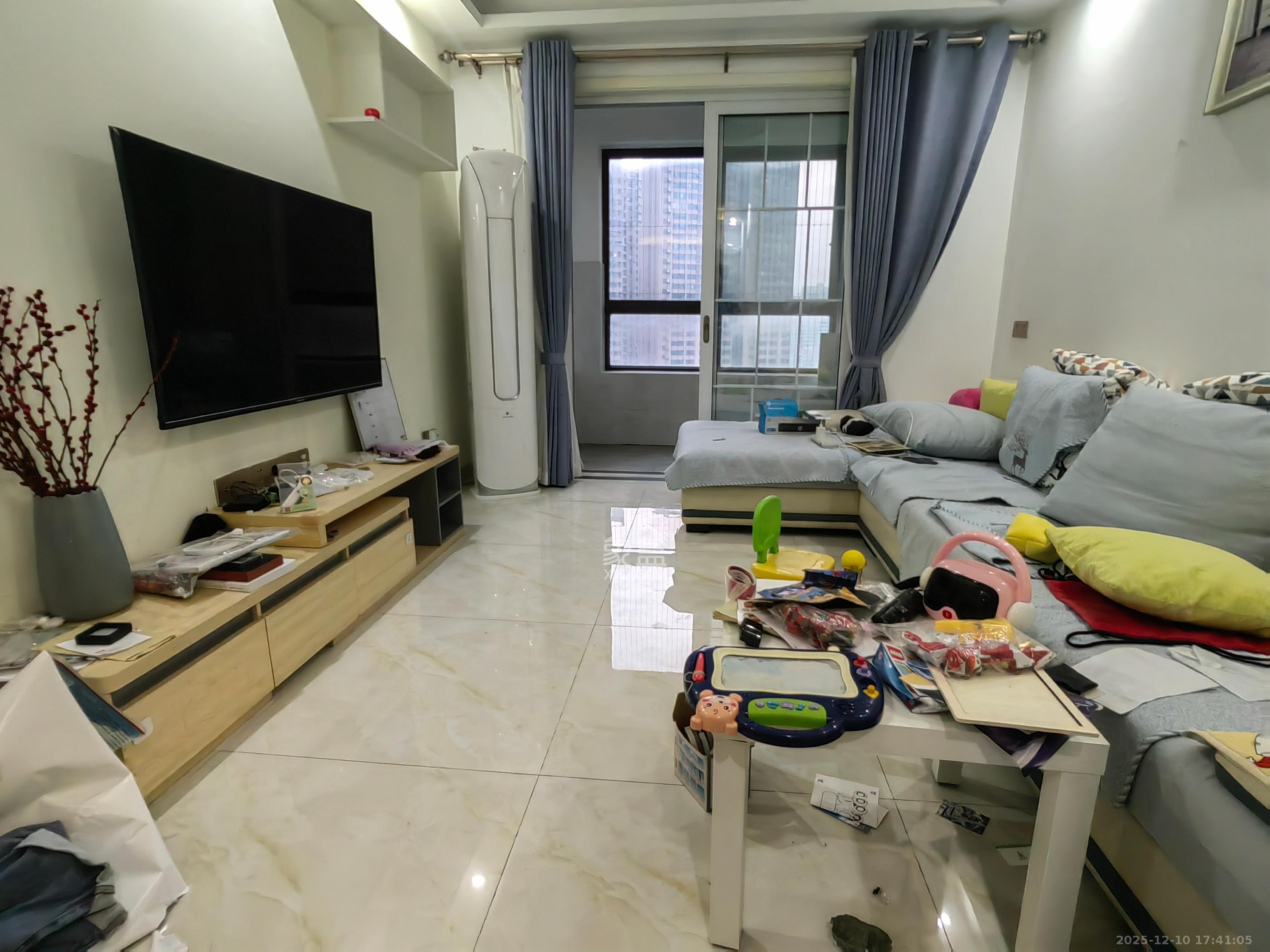 金地格林公馆  2室2厅1卫    2300.0元/月