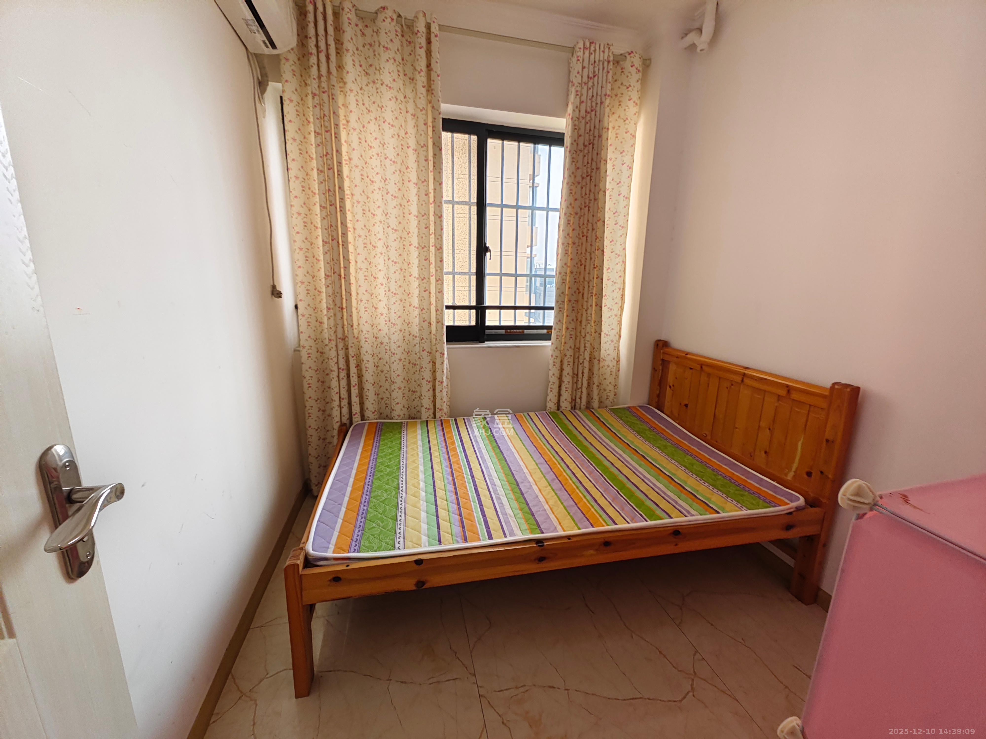 中建芙蓉嘉苑  3室2厅1卫    2100.0元/月室内图