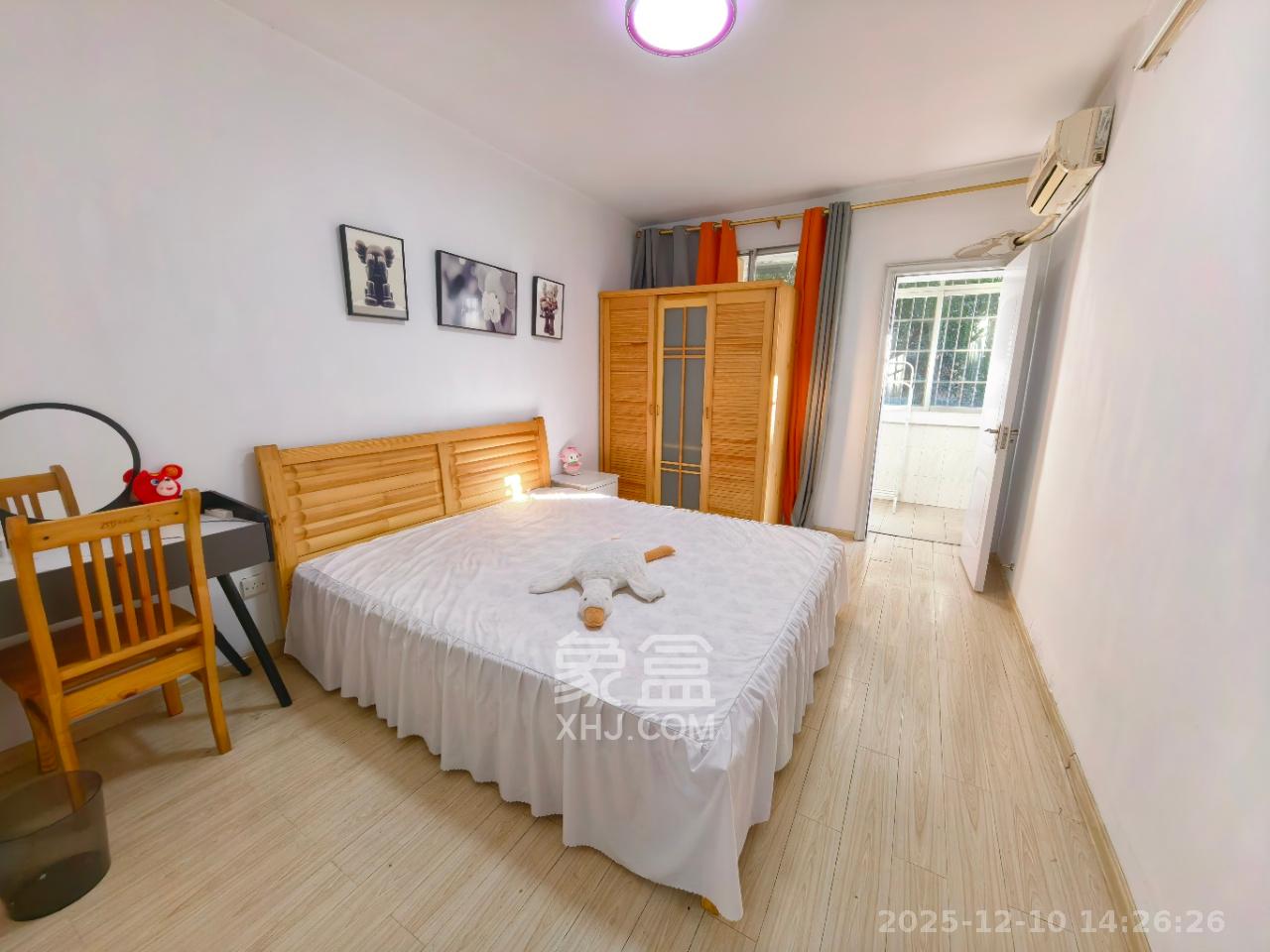 牛角塘社区  3室1厅1卫    2500.0元/月室内图